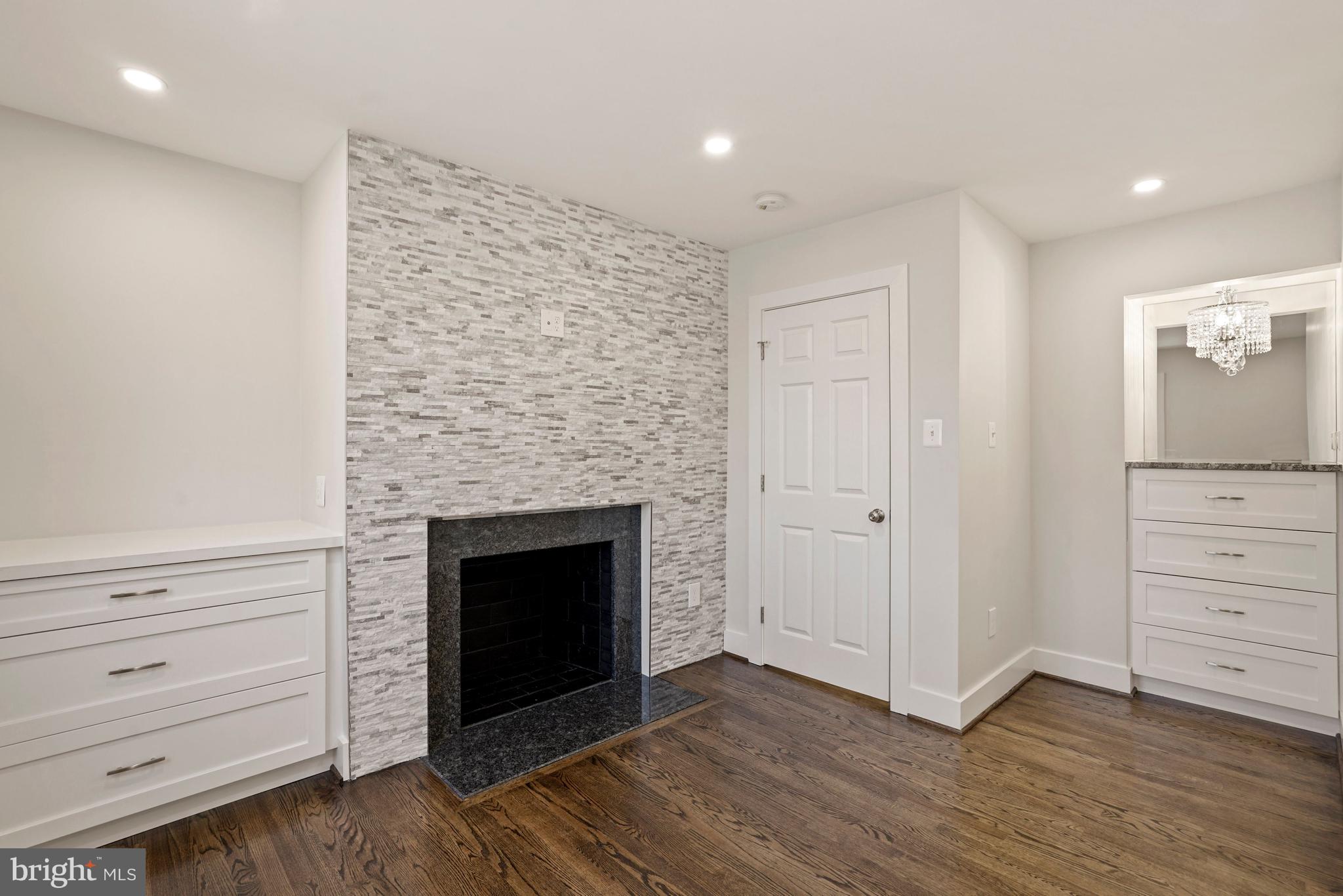 KINGS MANOR TOWNE HOUSES - Residential Lease