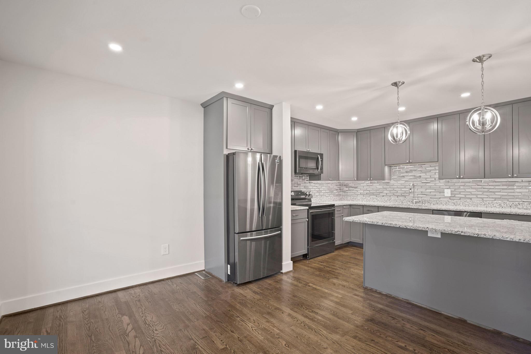 KINGS MANOR TOWNE HOUSES - Residential Lease