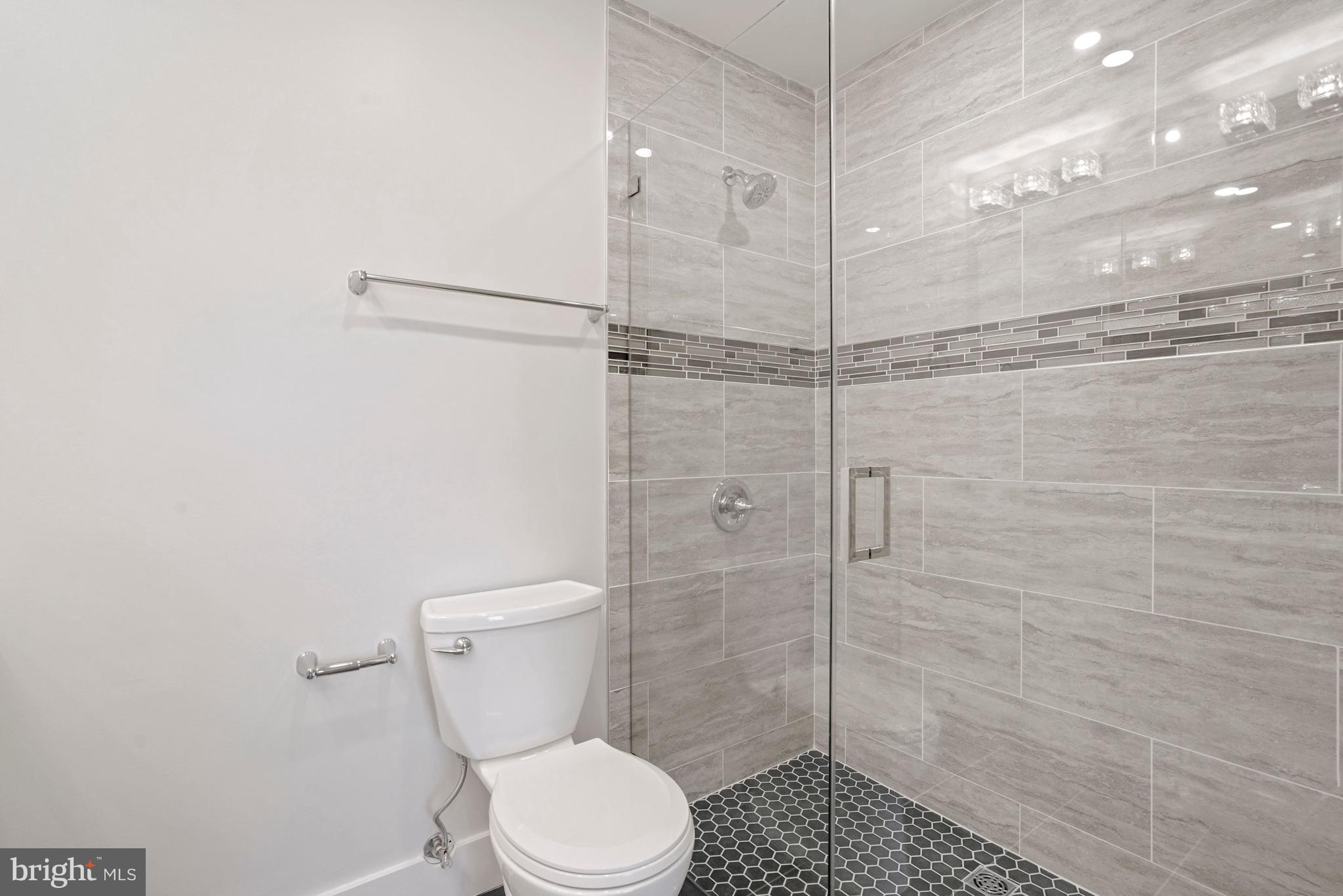 KINGS MANOR TOWNE HOUSES - Residential Lease