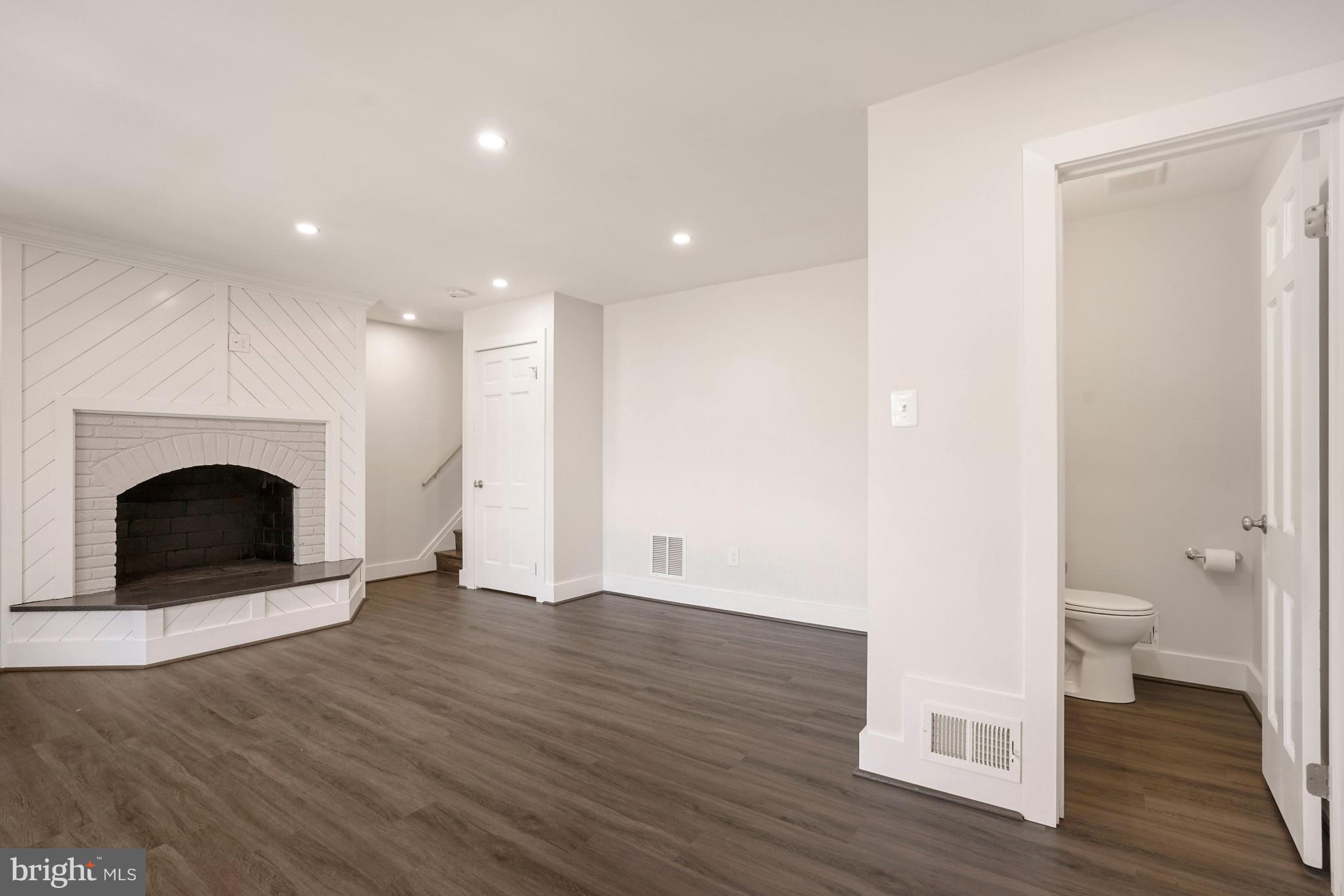 KINGS MANOR TOWNE HOUSES - Residential Lease