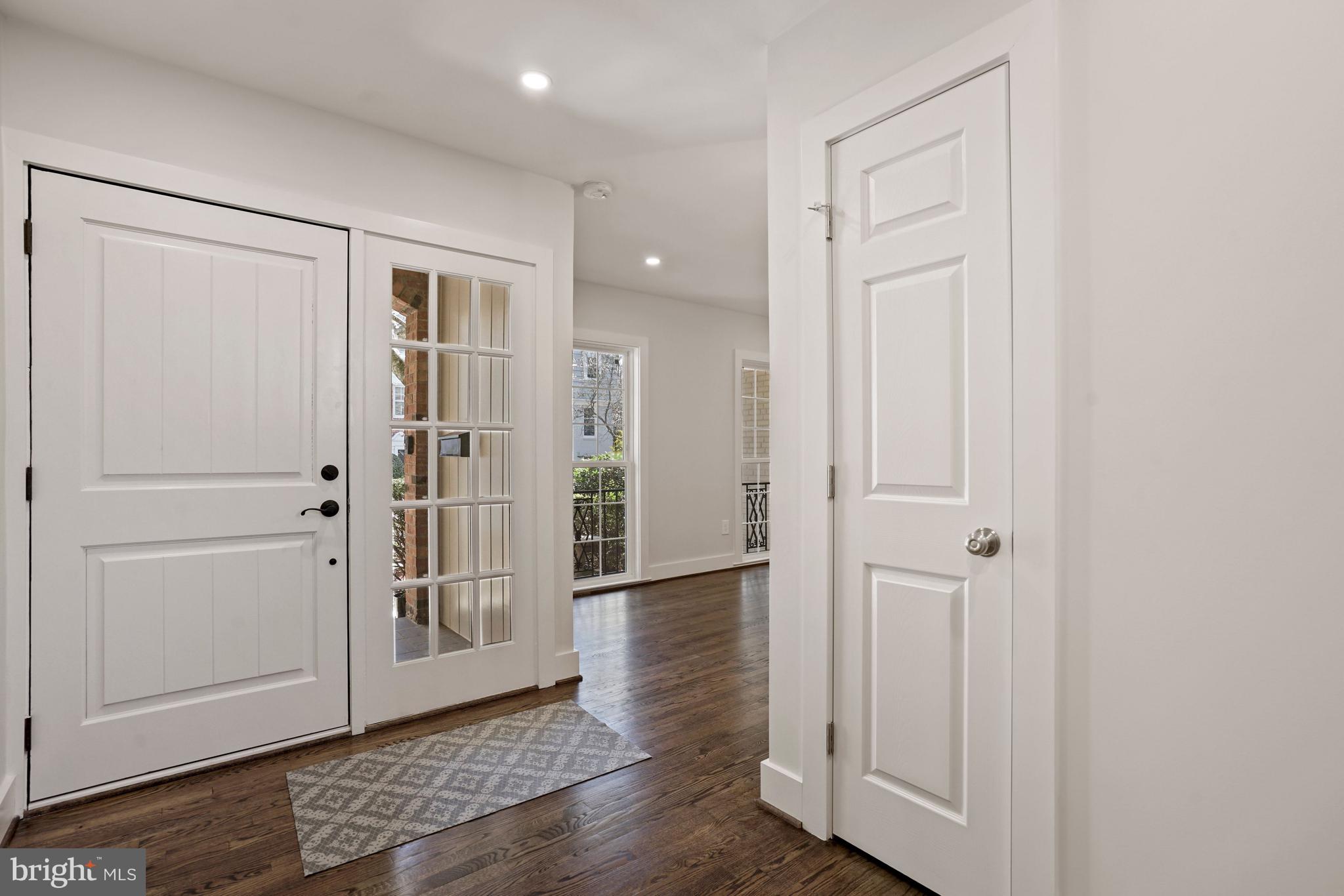 KINGS MANOR TOWNE HOUSES - Residential Lease