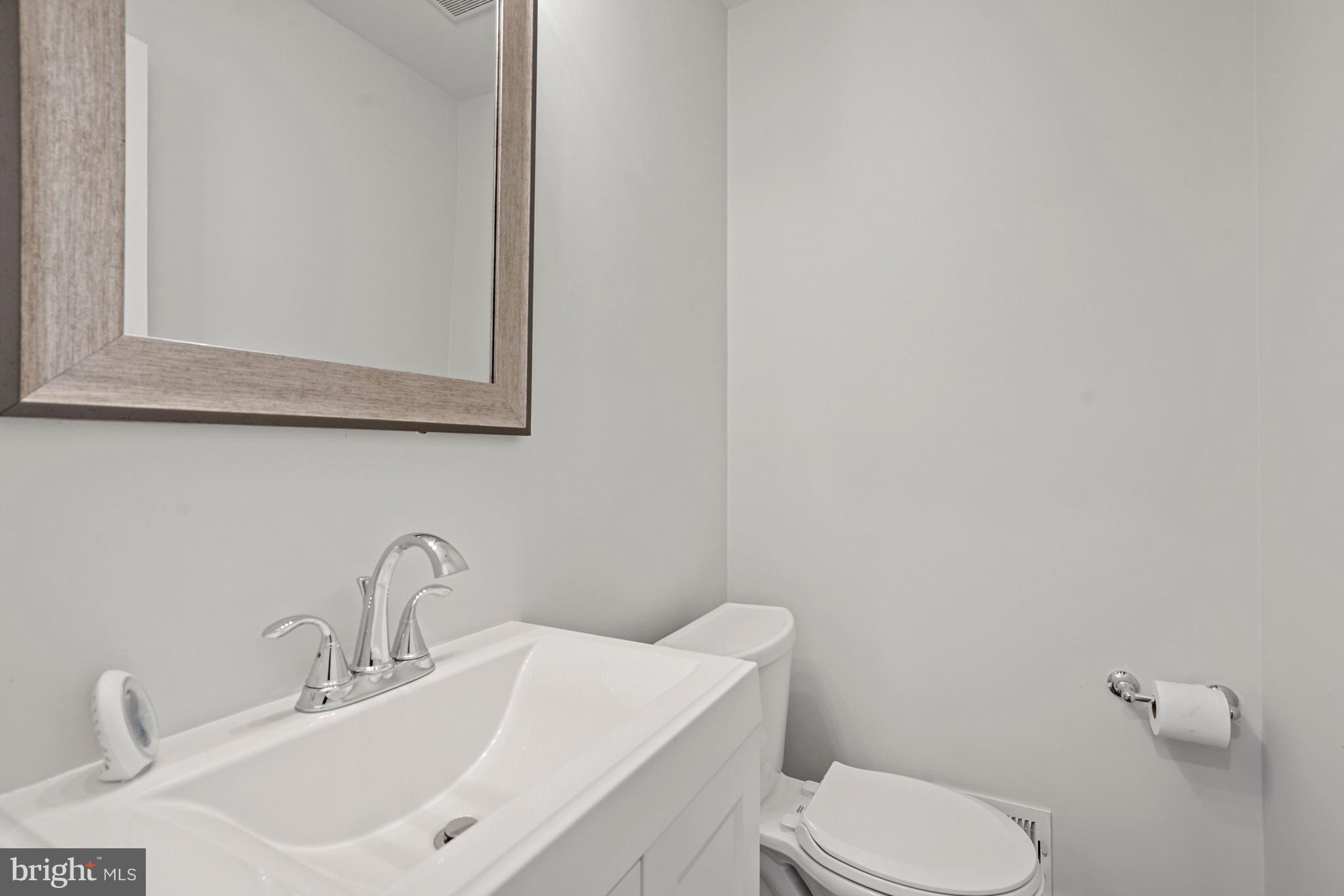 KINGS MANOR TOWNE HOUSES - Residential Lease