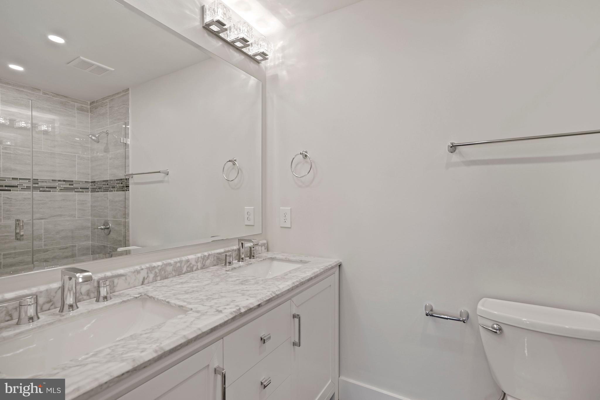 KINGS MANOR TOWNE HOUSES - Residential Lease