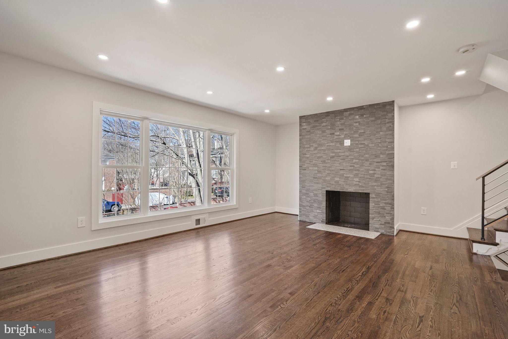 KINGS MANOR TOWNE HOUSES - Residential Lease