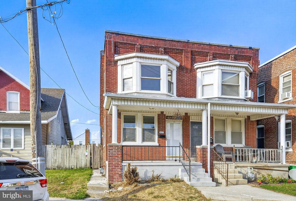 Photo of 827 Roosevelt Avenue, YORK, PA 17404 (MLS # PAYK2087934)