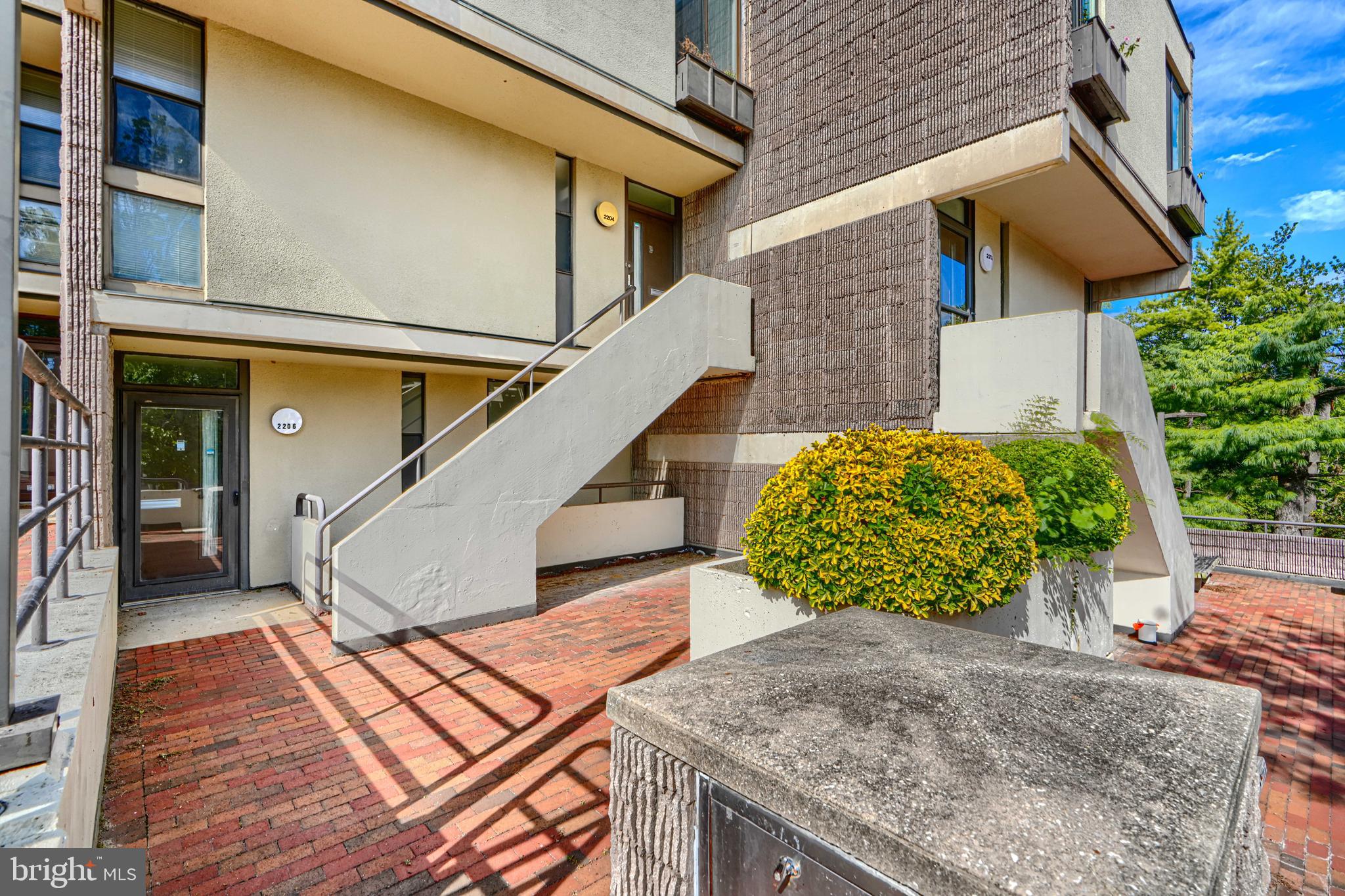 COLD SPRING NEWTOWN - Residential