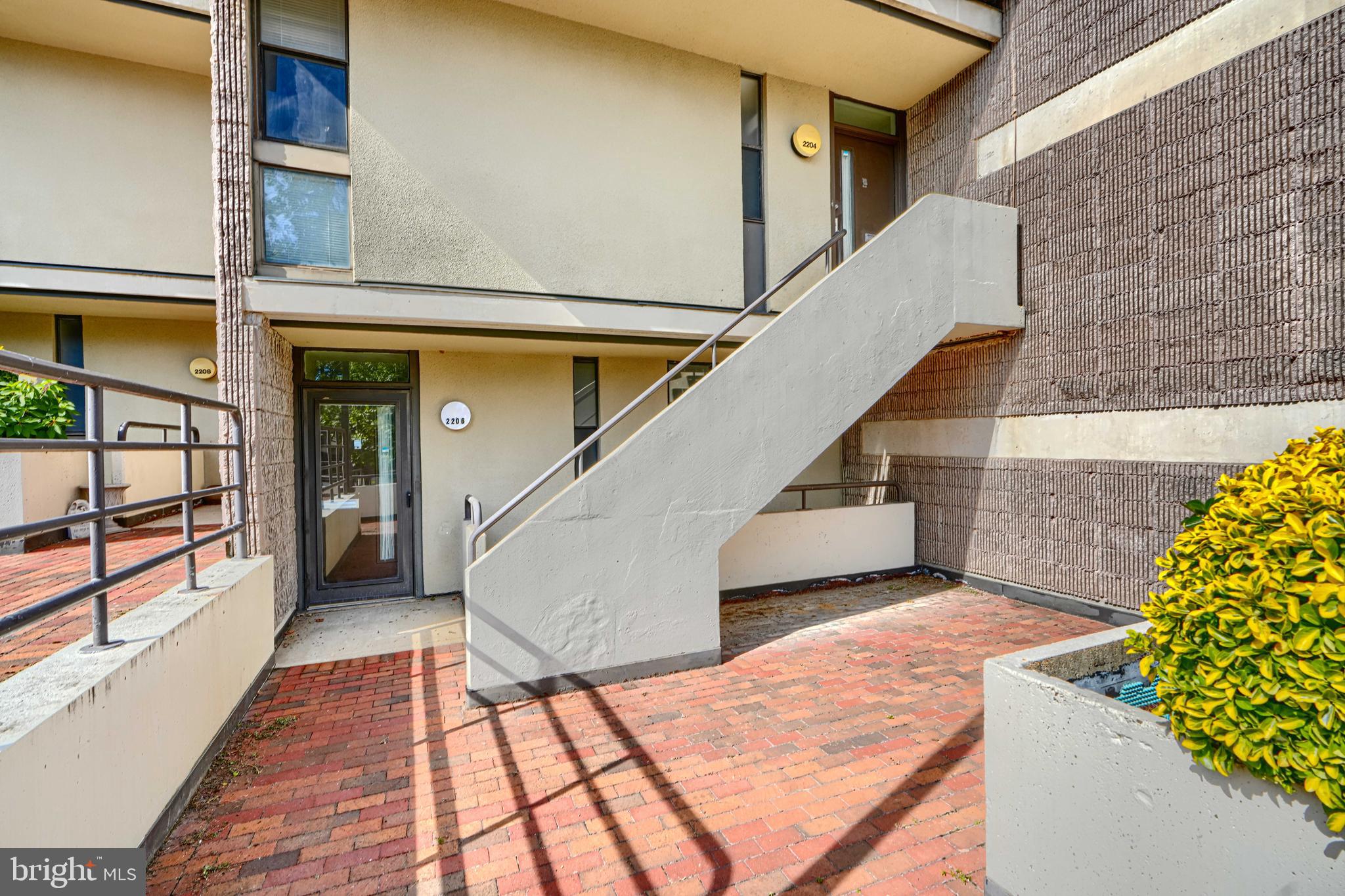 COLD SPRING NEWTOWN - Residential