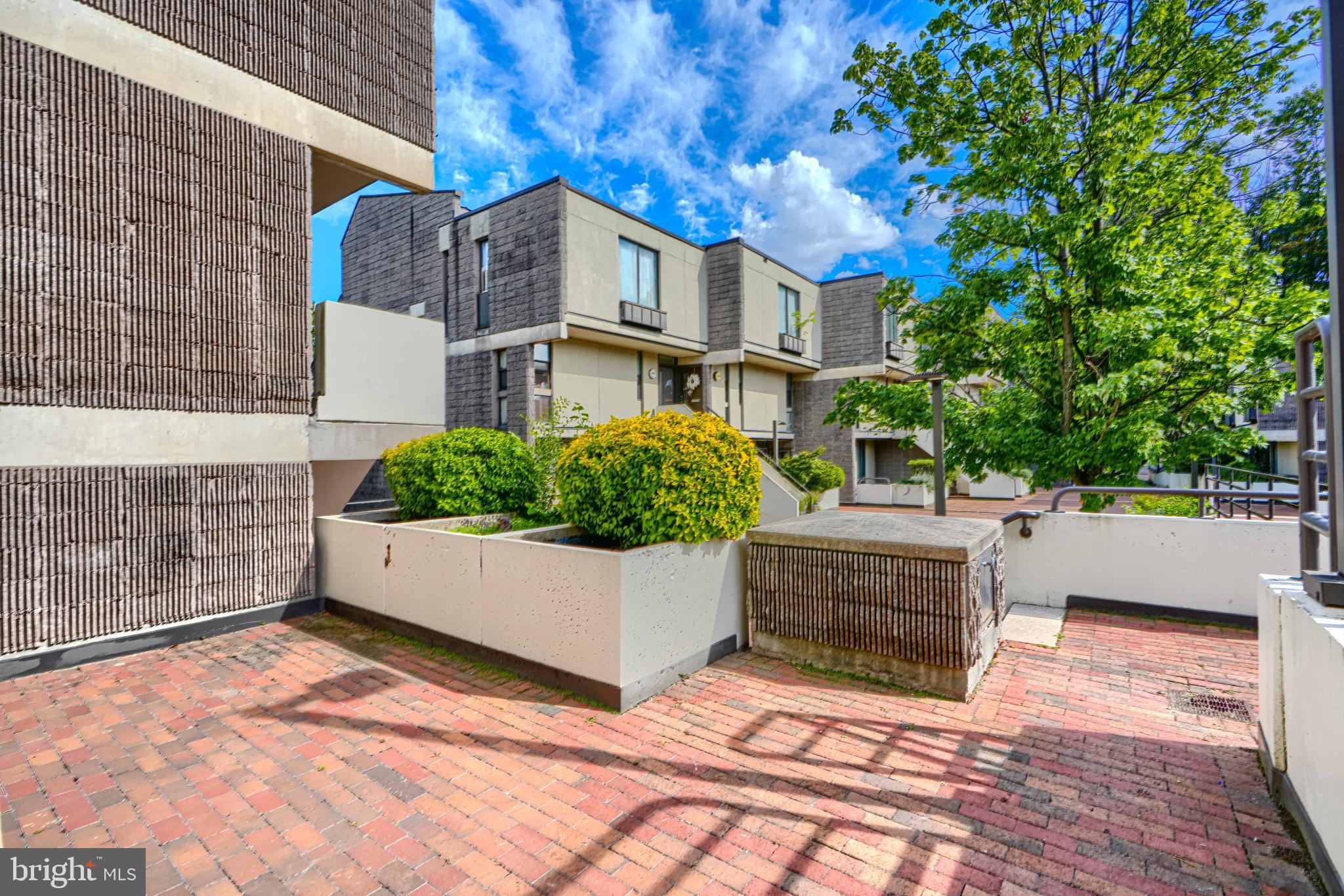 COLD SPRING NEWTOWN - Residential