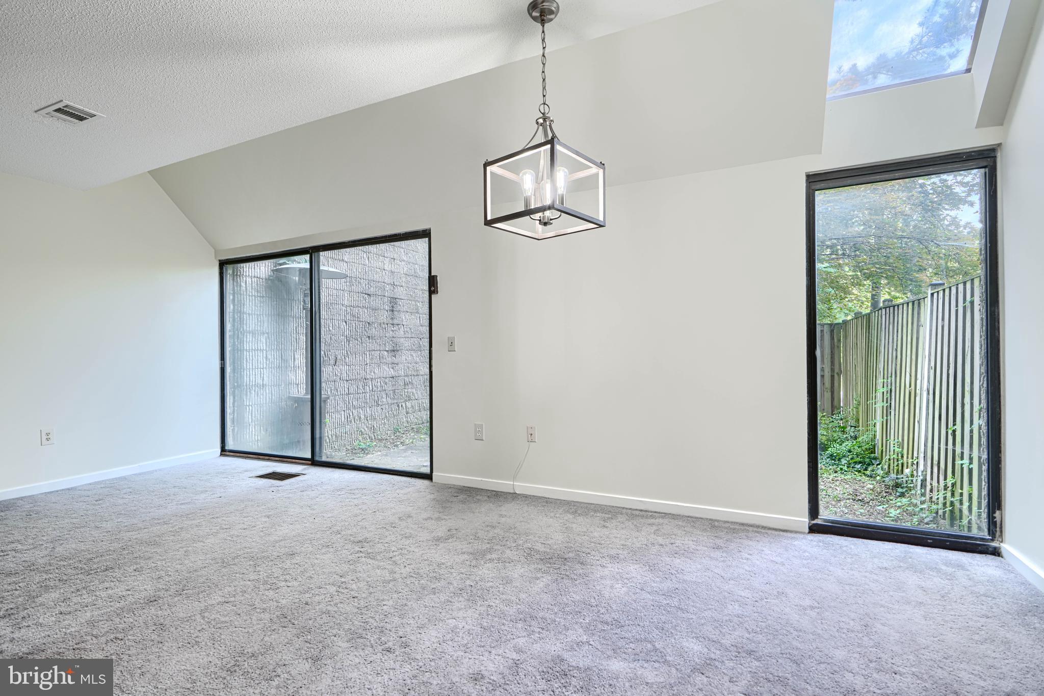 COLD SPRING NEWTOWN - Residential