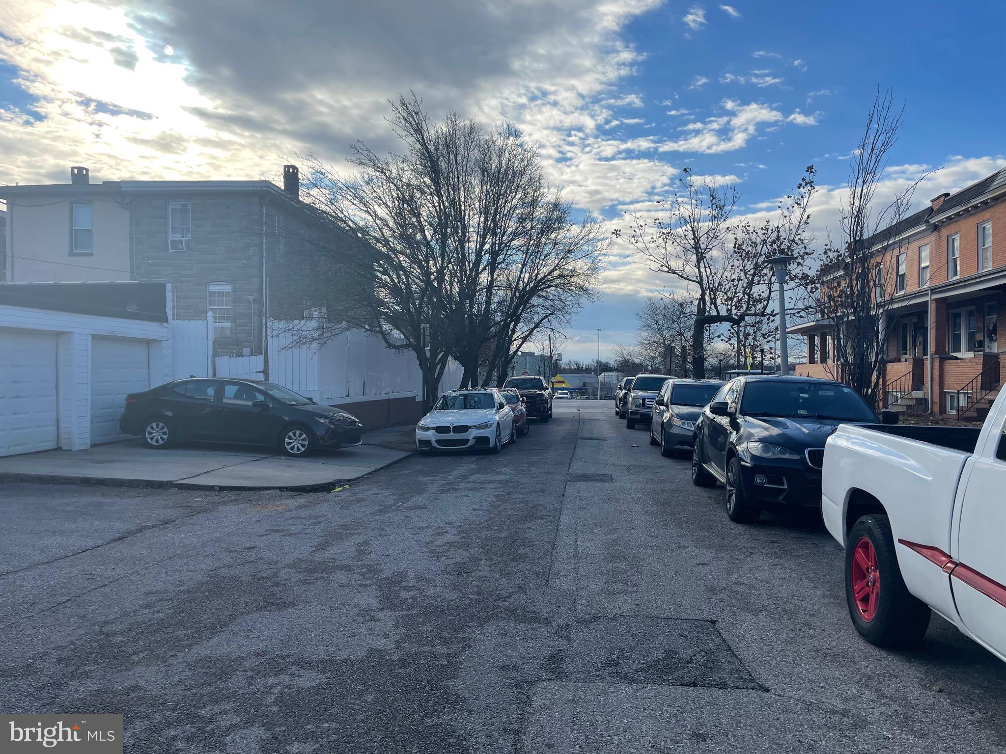 HIGHLANDTOWN - Residential Lease
