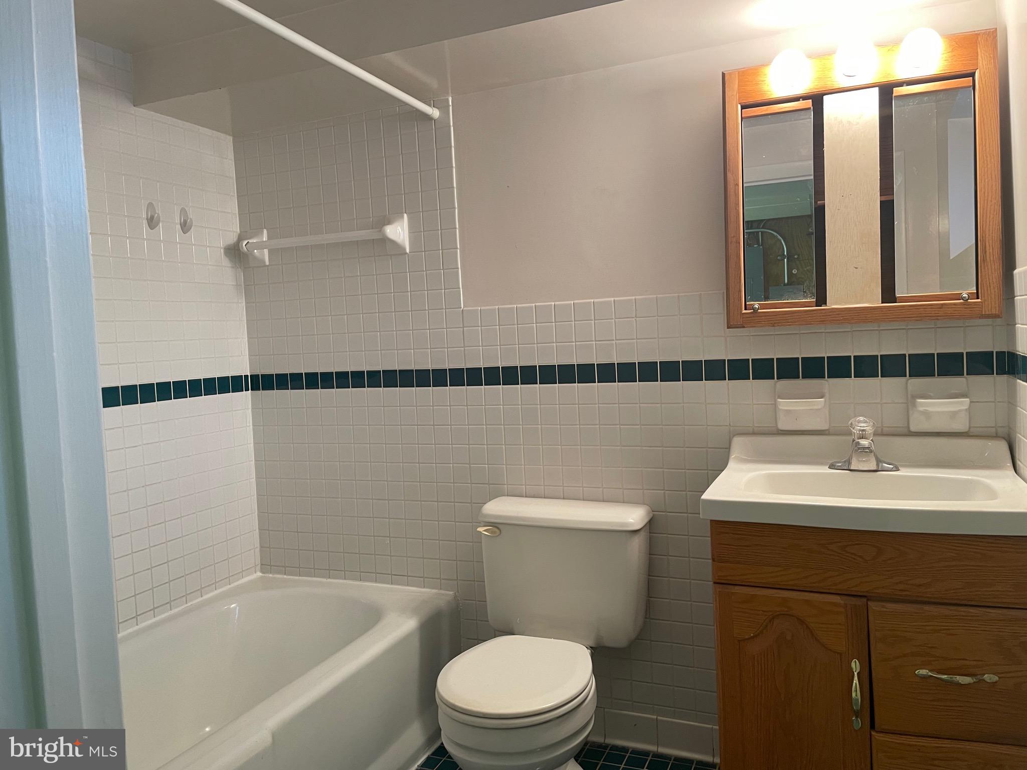 HIGHLANDTOWN - Residential Lease