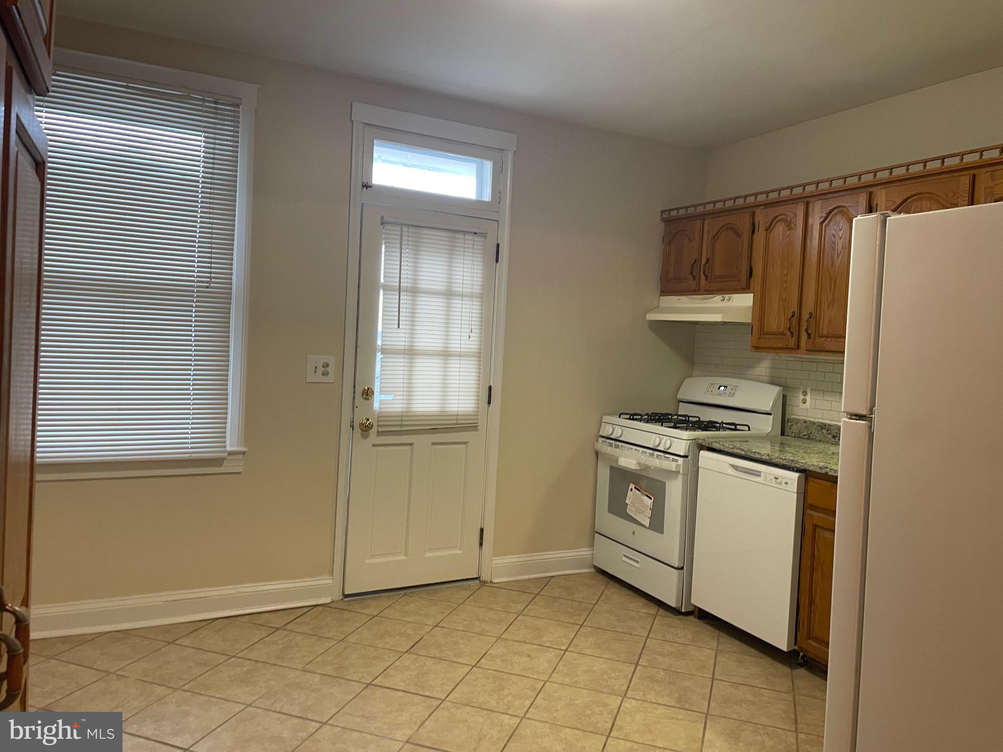 HIGHLANDTOWN - Residential Lease