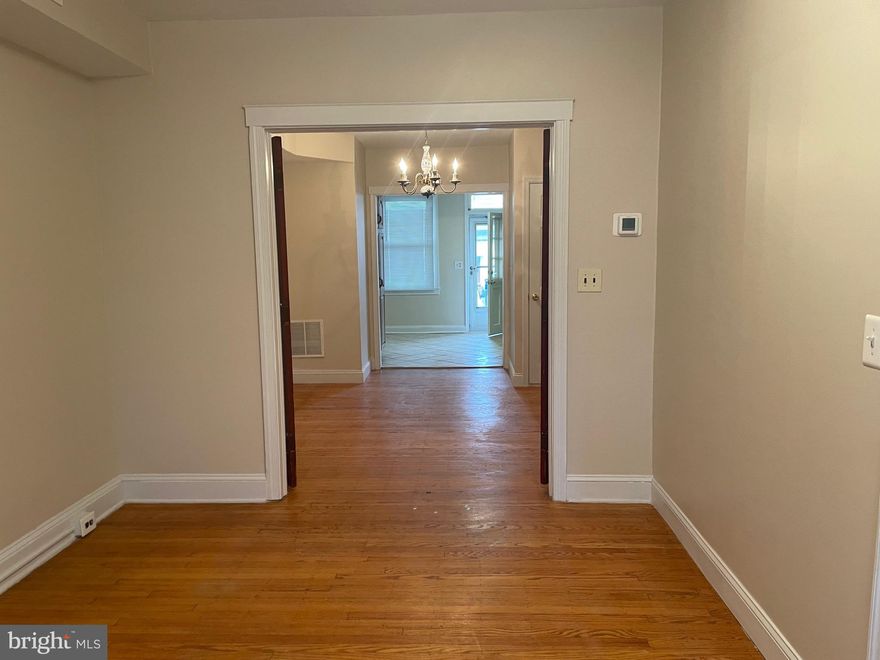 What a beautiful unit, minutes walk from I-95 and Bayview Hospital. In the heart of Highlandtown, so close to shopping and restaurants of international cuisine like Greek, Hispanic, American and so much more! Don't wait, this home can be quickly yours!