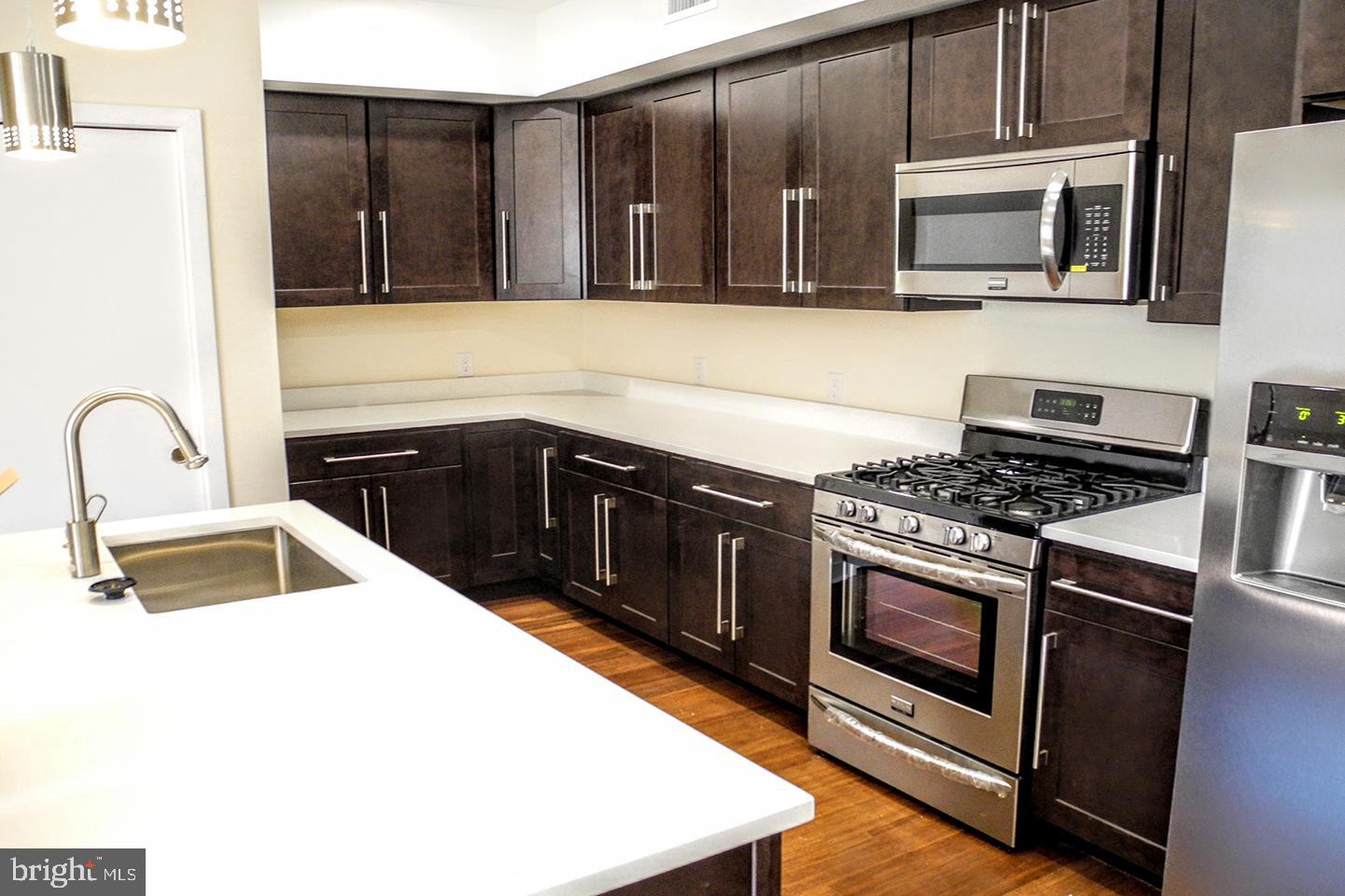 QUEEN VILLAGE - Residential Lease