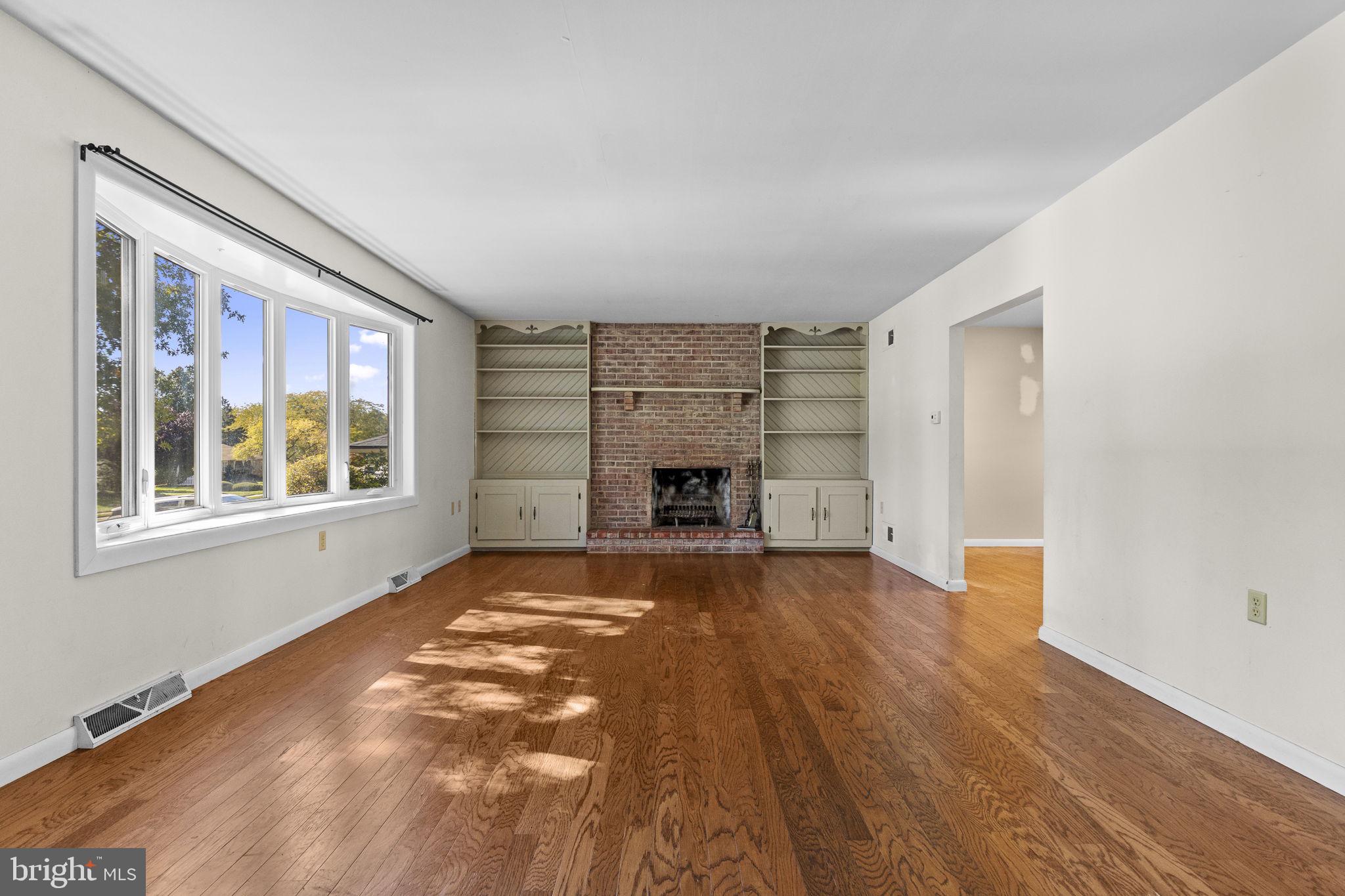 1945 NORMANDIE DRIVE