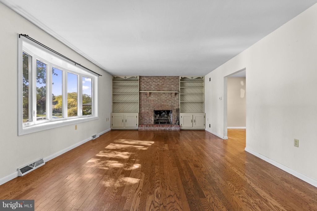 Photo of 1945 Normandie Drive, YORK, PA 17408 (MLS # PAYK2092008)
