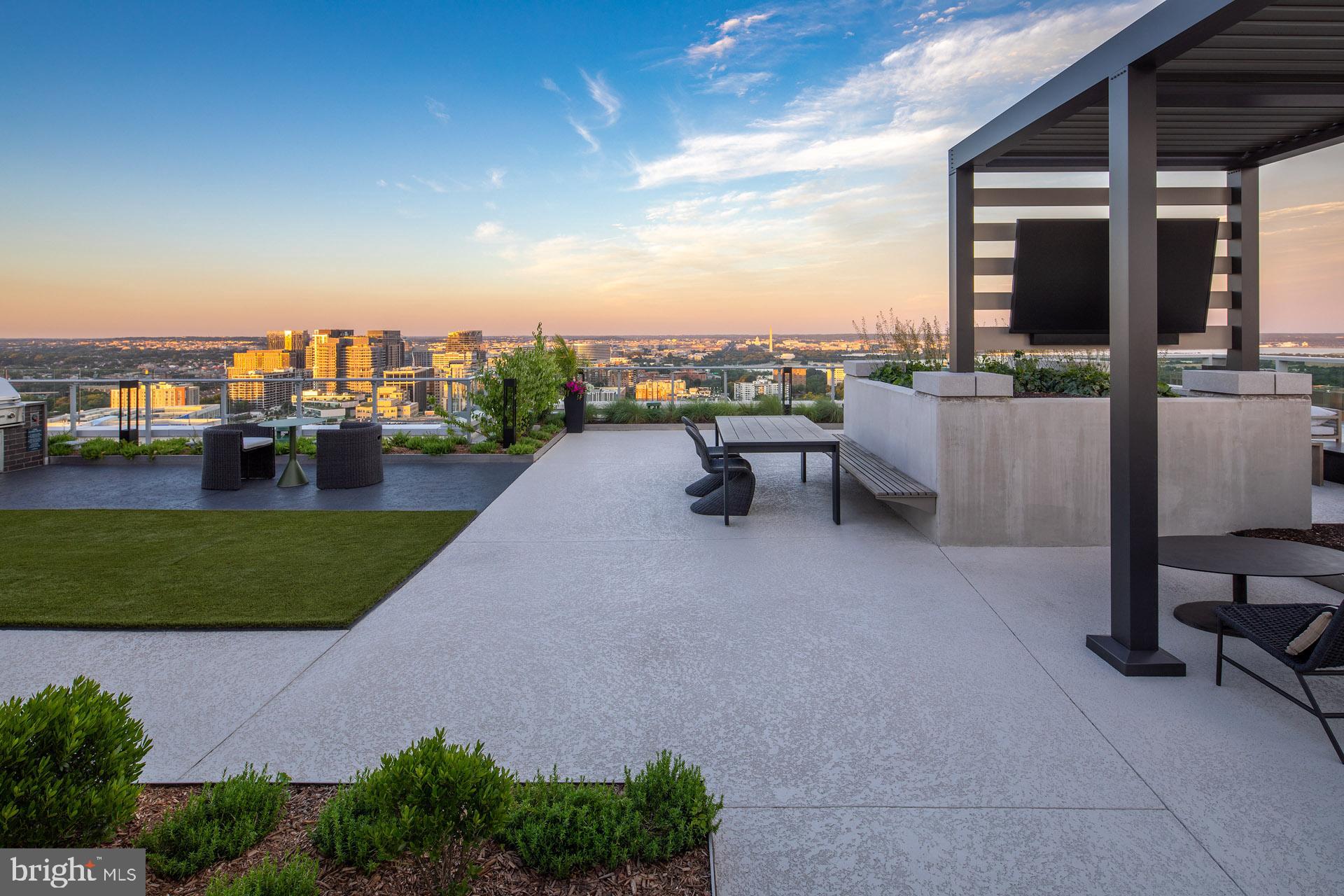 COURTHOUSE - Residential Lease