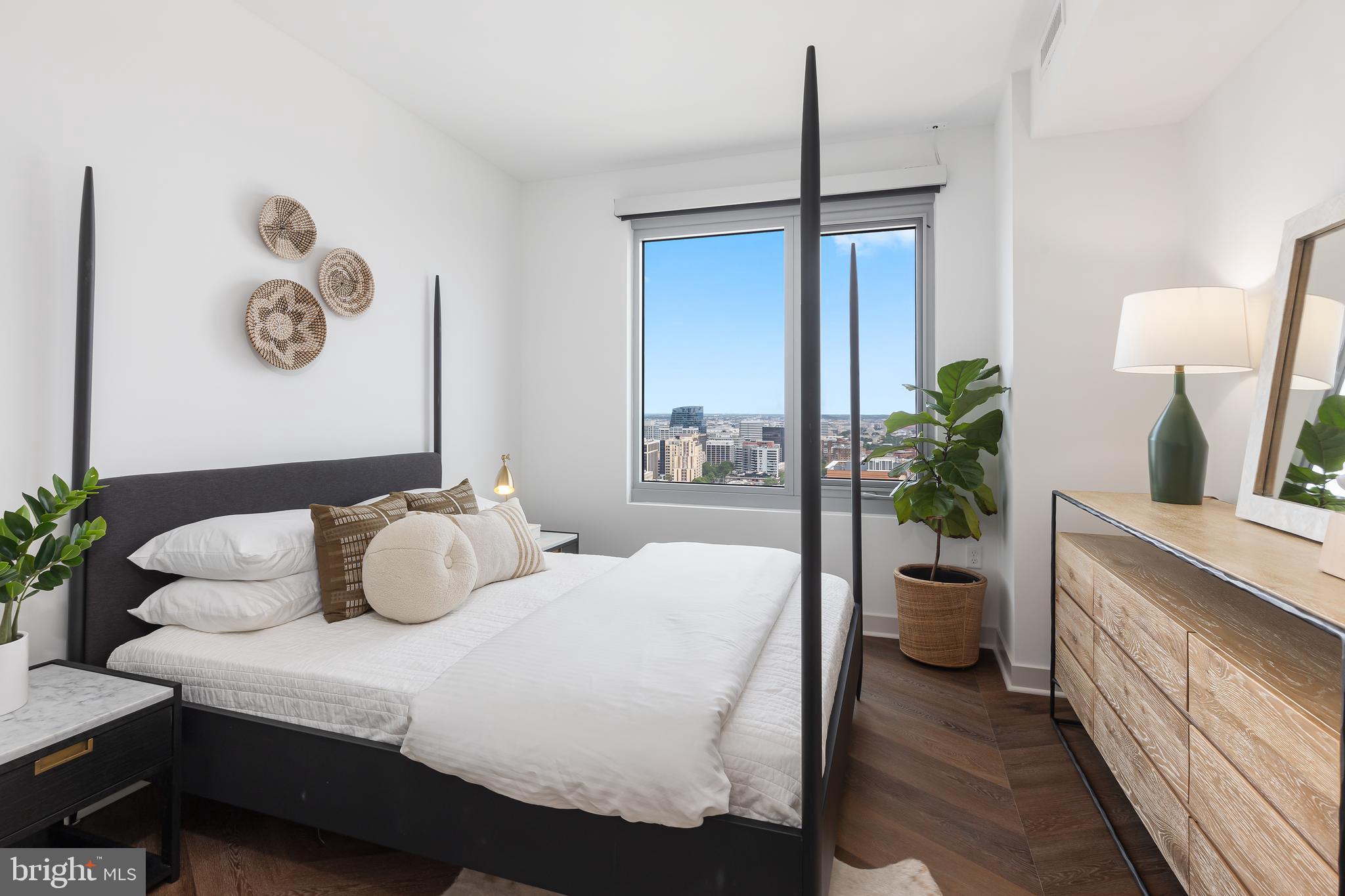 COURTHOUSE - Residential Lease