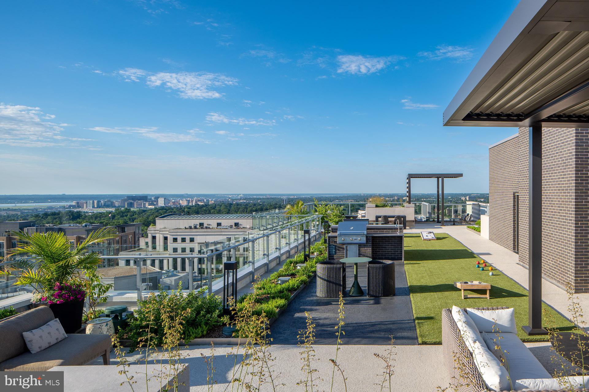 COURTHOUSE - Residential Lease