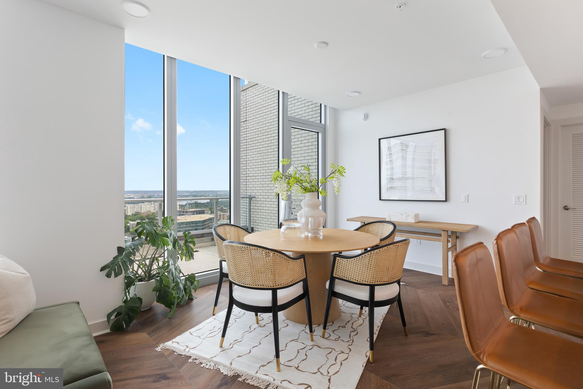 COURTHOUSE - Residential Lease