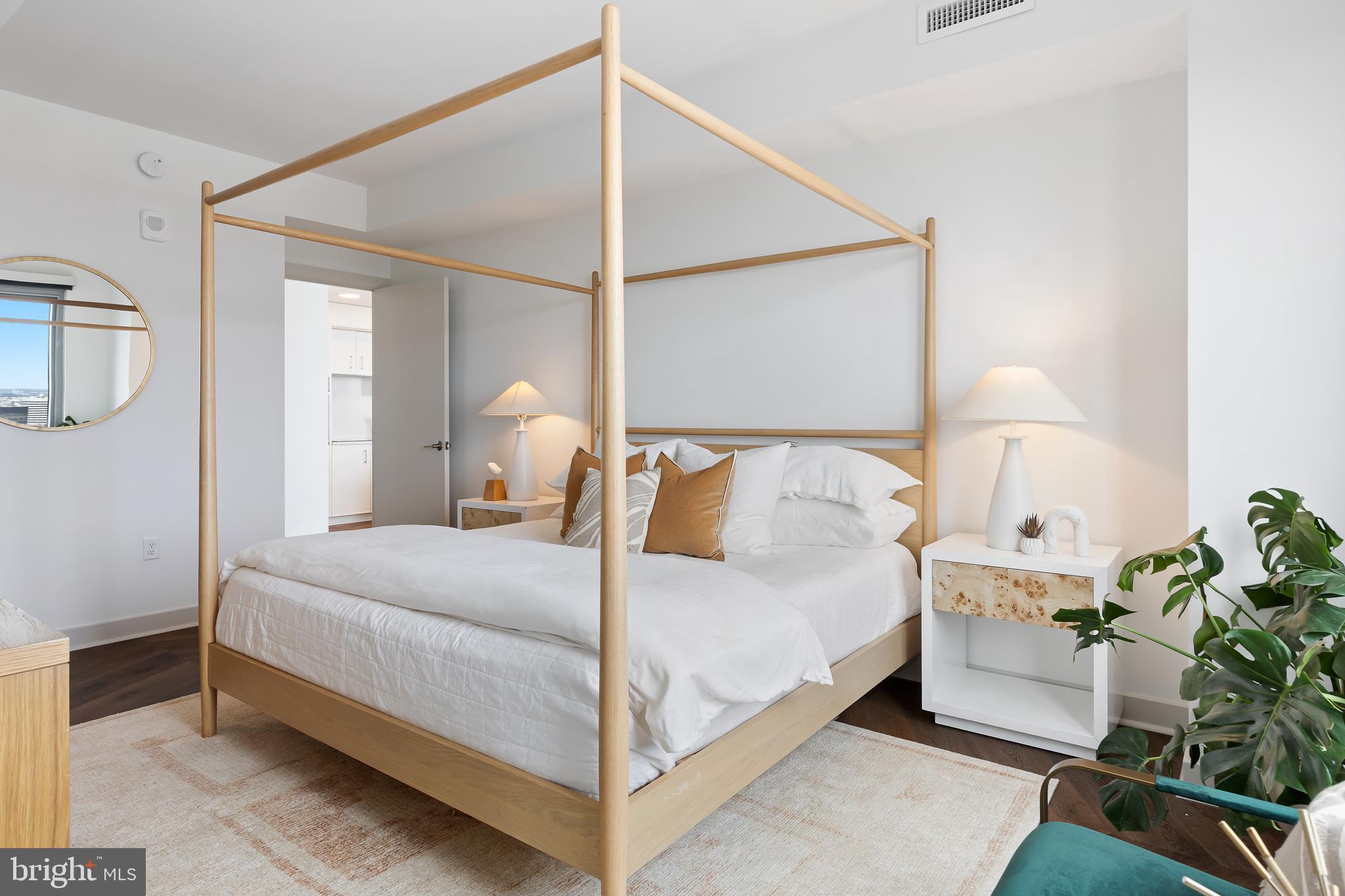 COURTHOUSE - Residential Lease