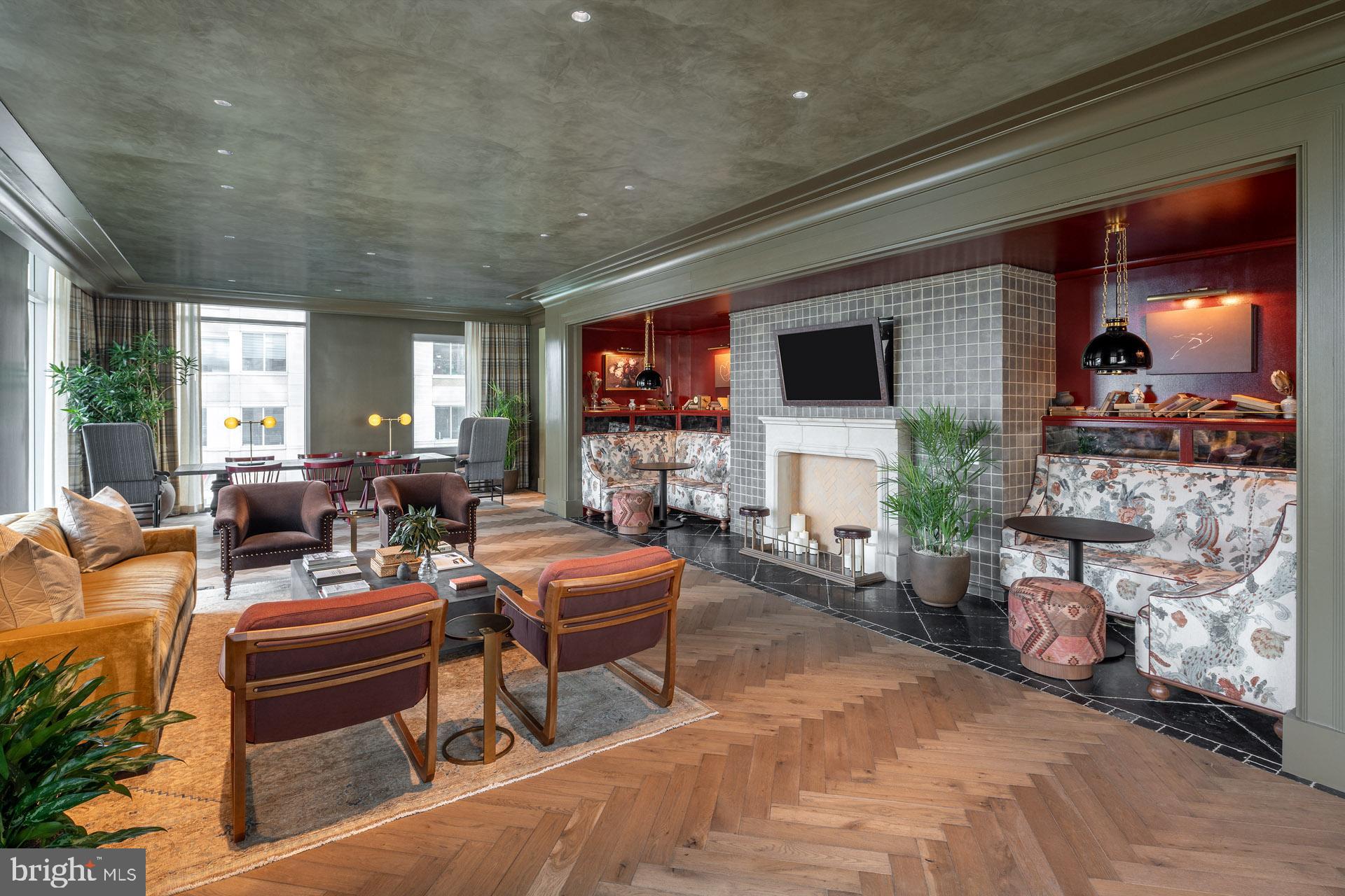 COURTHOUSE - Residential Lease