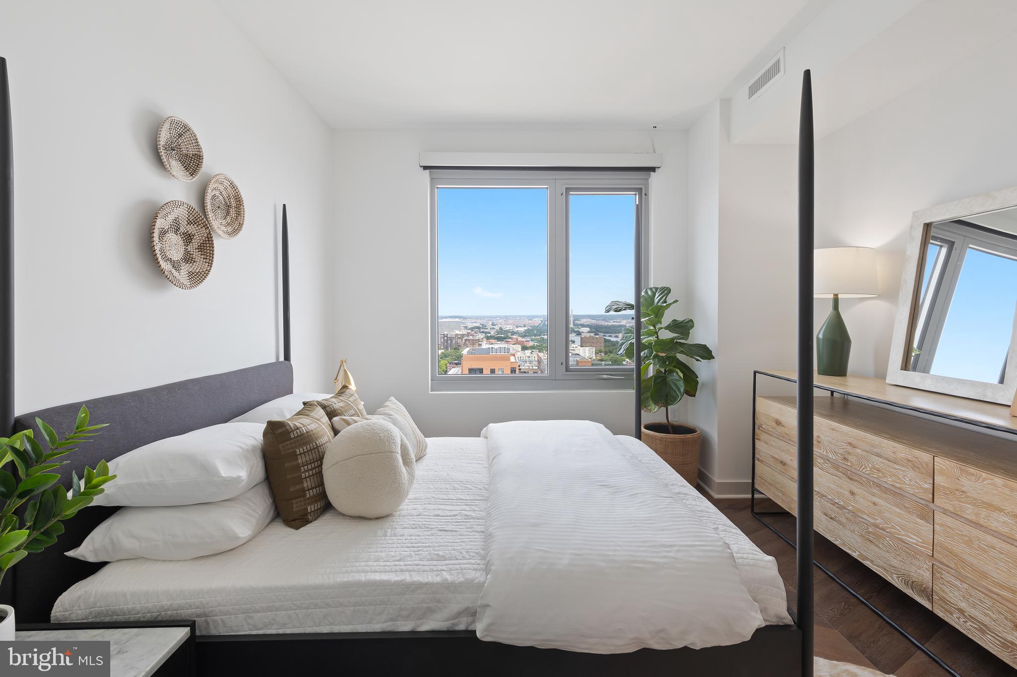 COURTHOUSE - Residential Lease