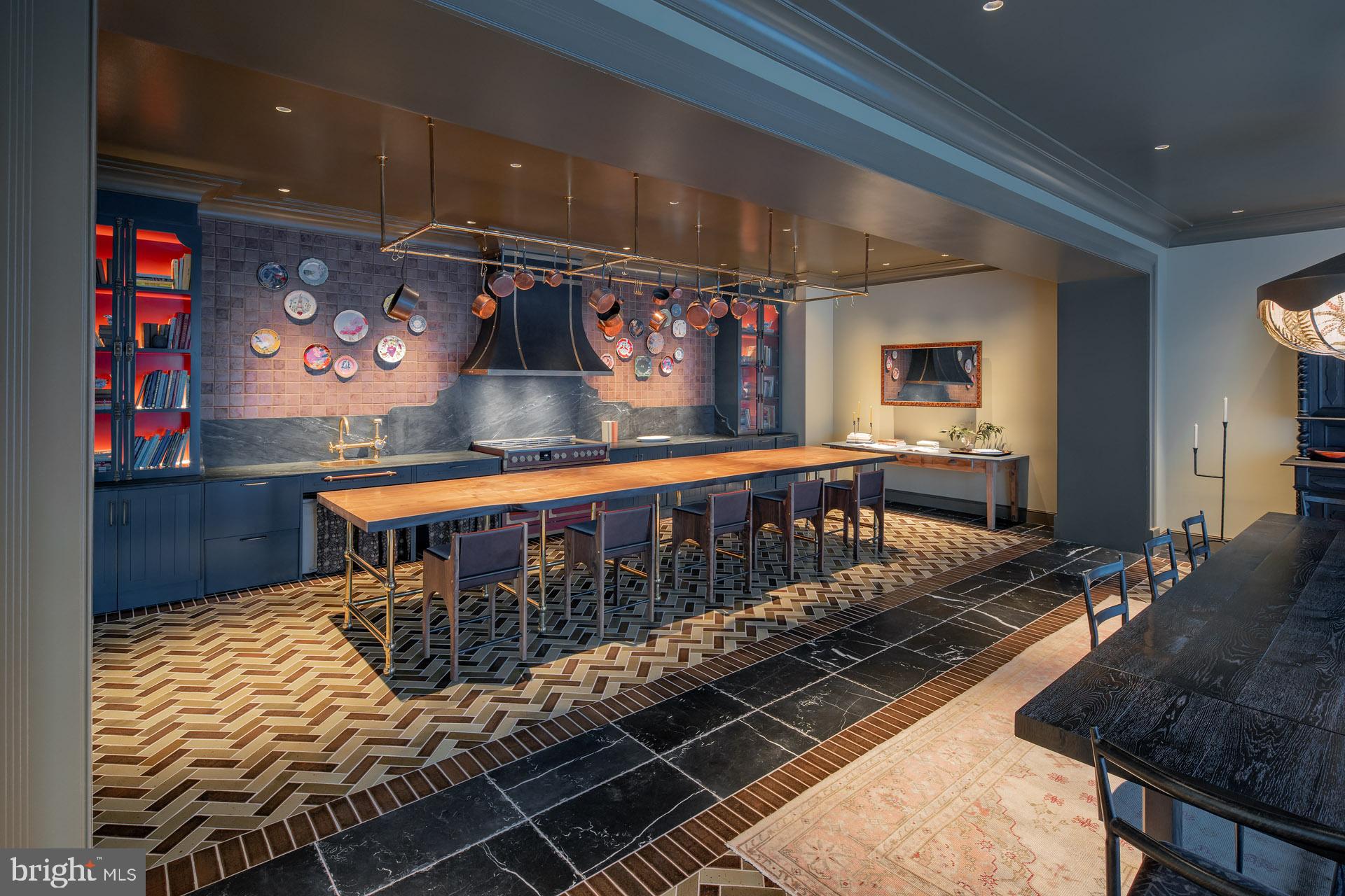 COURTHOUSE - Residential Lease