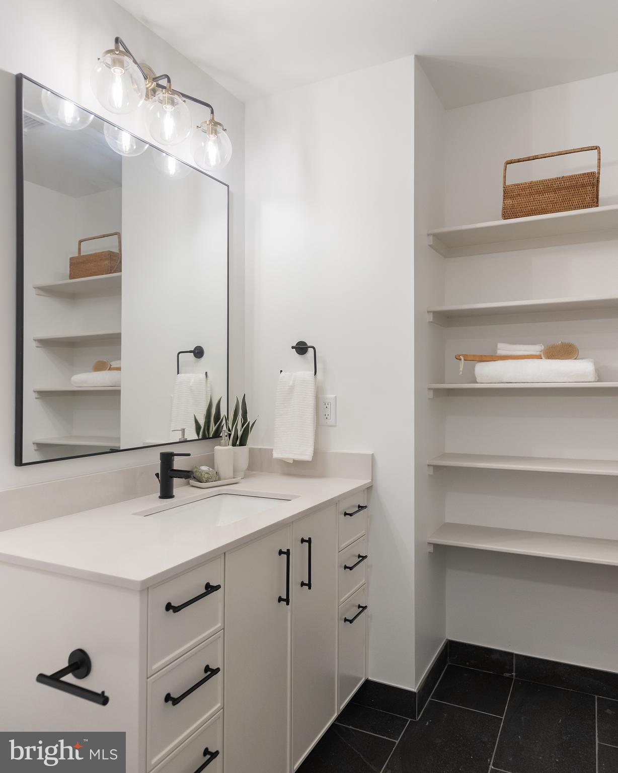 COURTHOUSE - Residential Lease