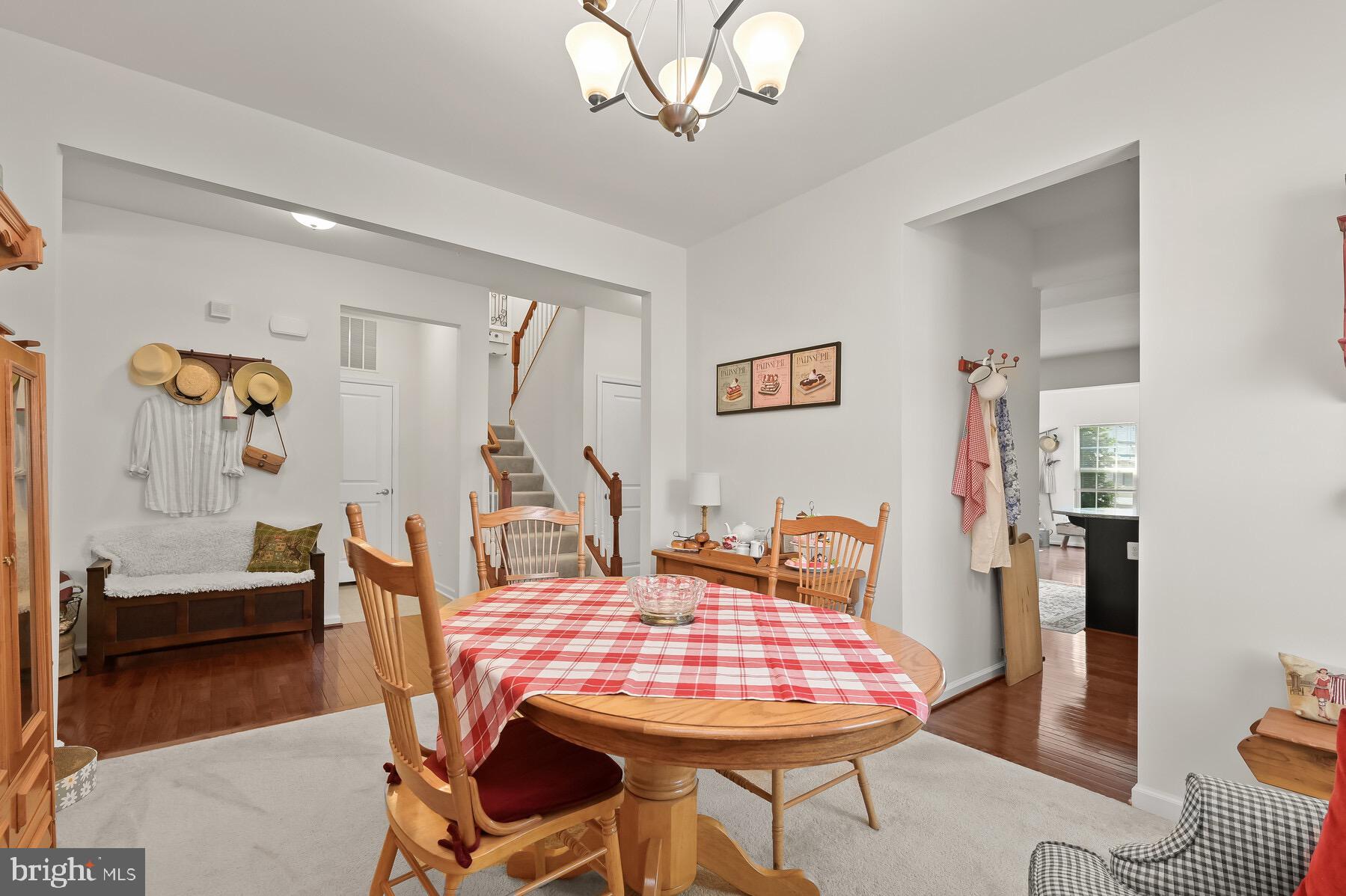 LINDEN GROVE - Residential