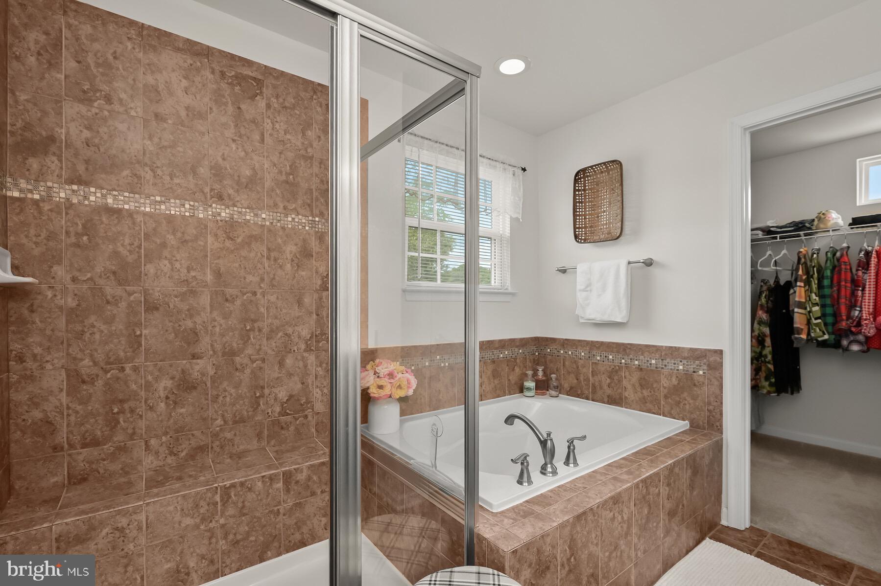 LINDEN GROVE - Residential