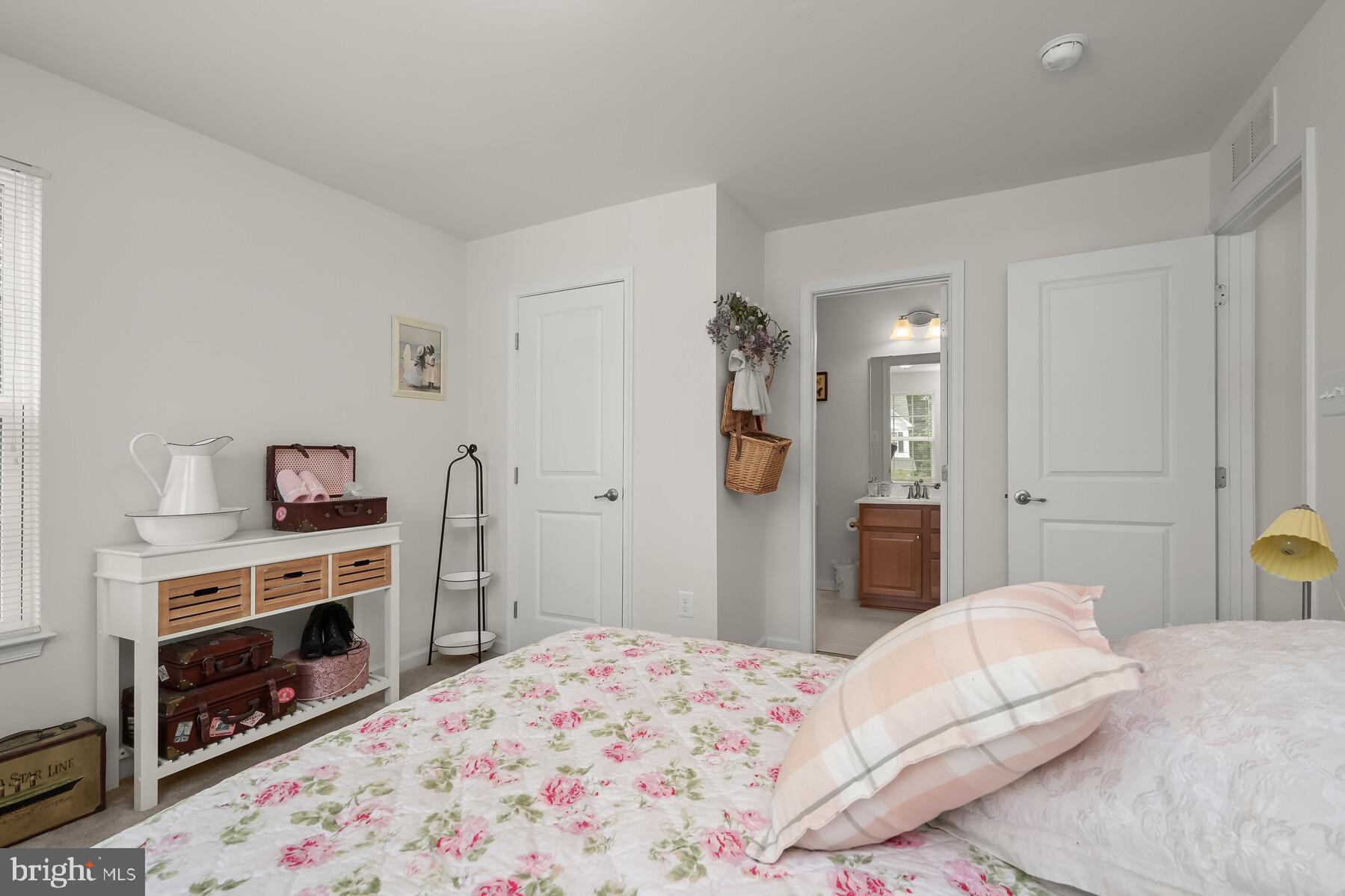 LINDEN GROVE - Residential