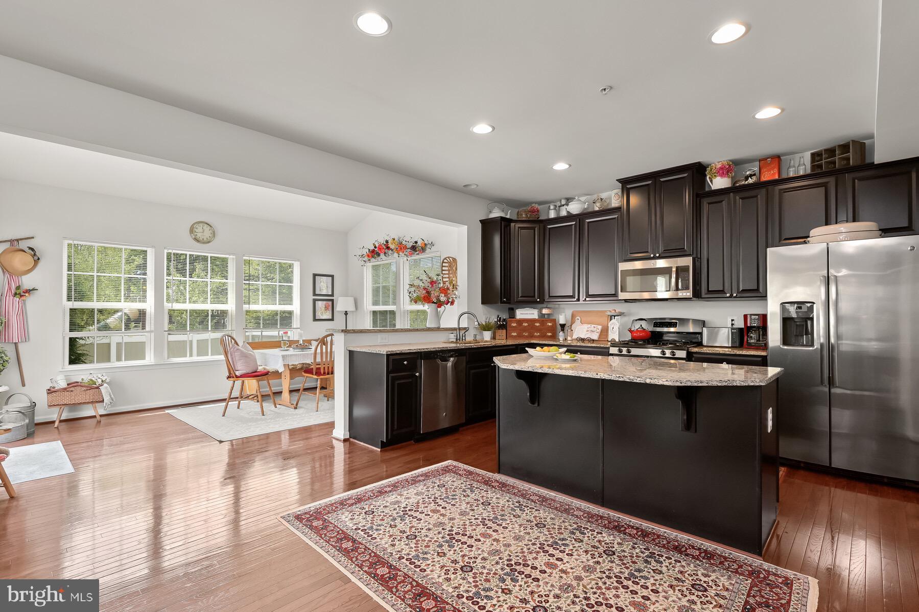 LINDEN GROVE - Residential