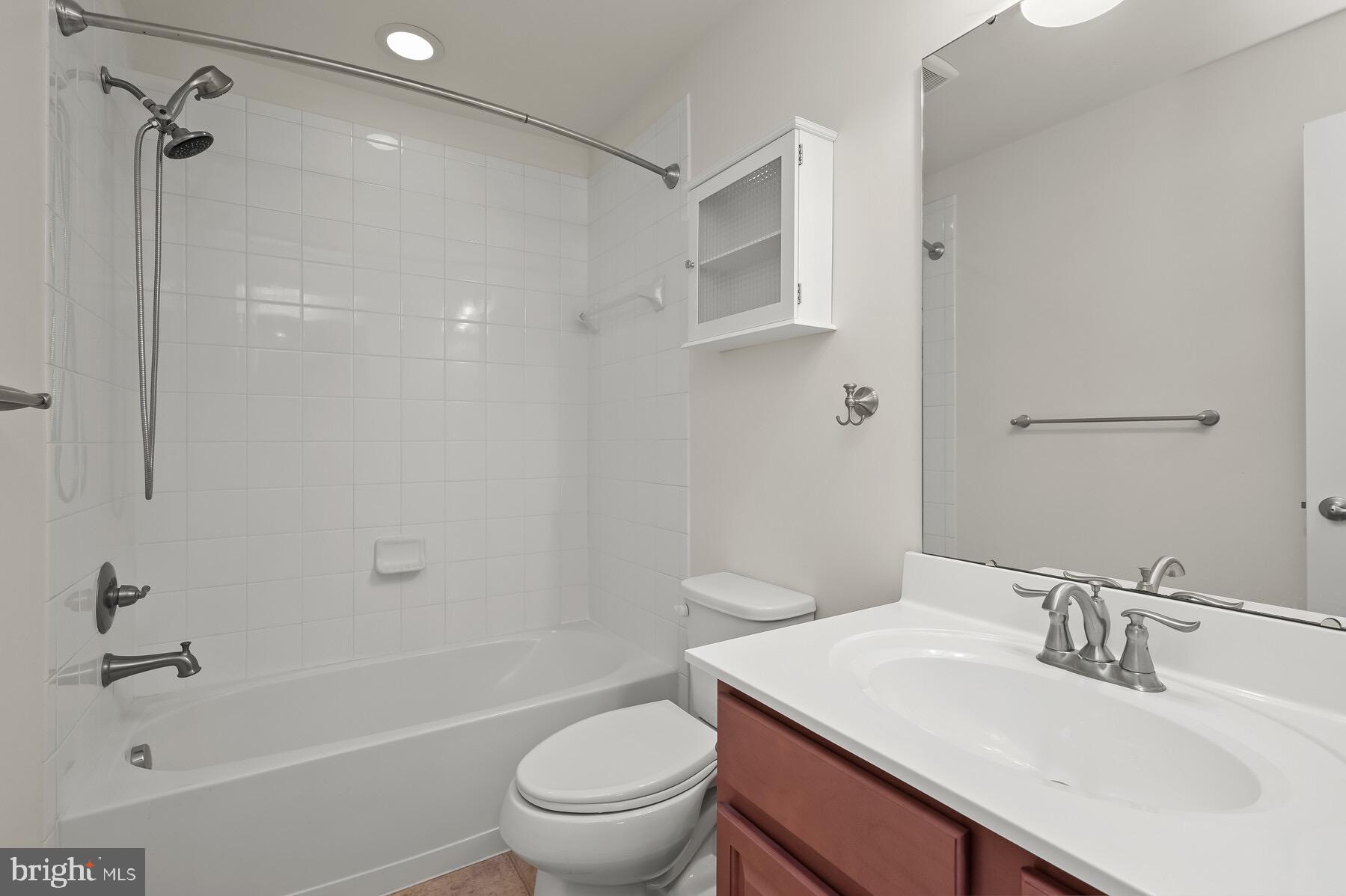 LINDEN GROVE - Residential