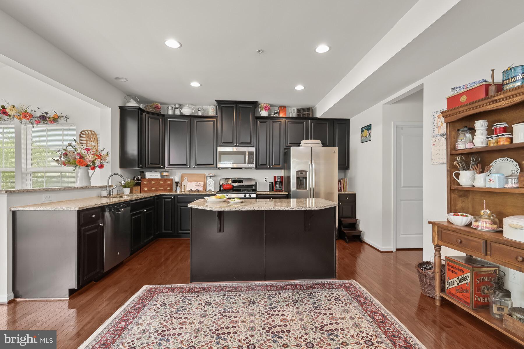 LINDEN GROVE - Residential