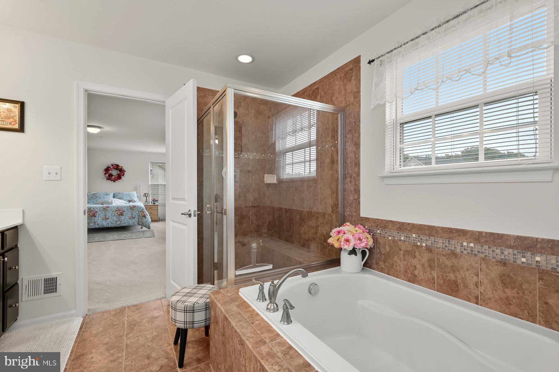 LINDEN GROVE - Residential