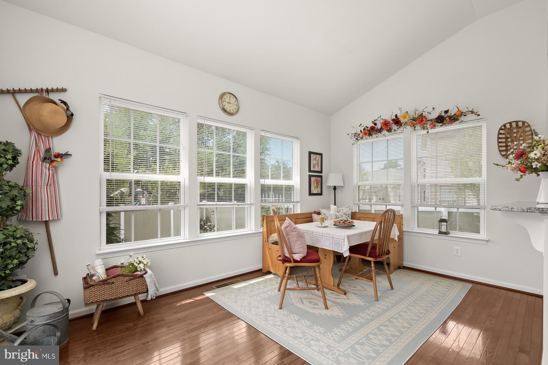 LINDEN GROVE - Residential