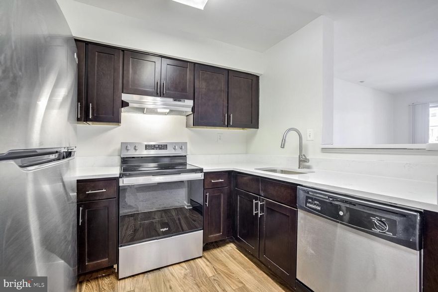 This 1-BR, 1-BA condo is the perfect mix of comfort and style! Featuring a fully renovated bathroom and kitchen with modern stainless steel appliances, it's move-in ready and waiting for you. Located in a sought-after neighborhood with great amenities, don't miss out—make this your new home today!