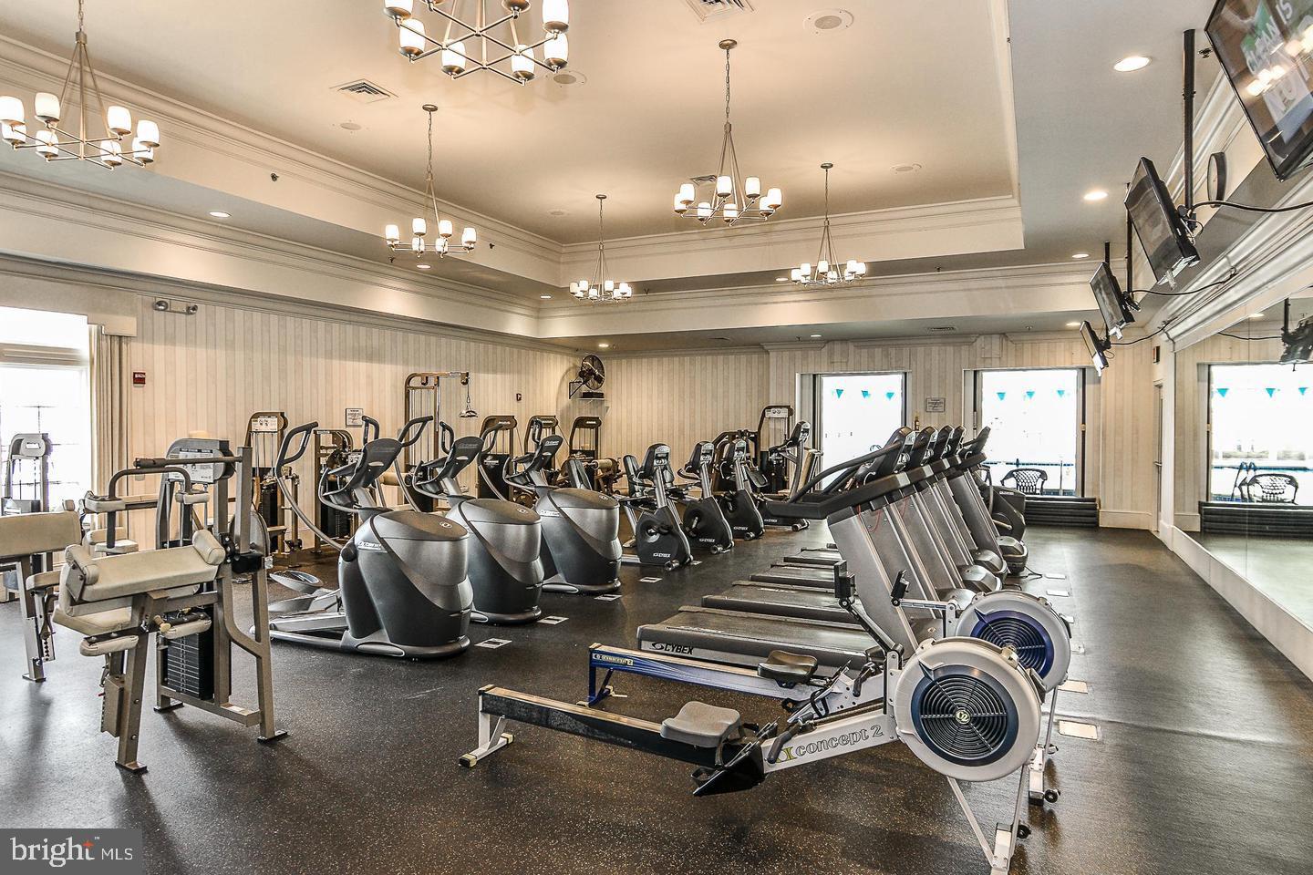 FOUR SEASONS IN HISTORIC VIRGINIA - Residential