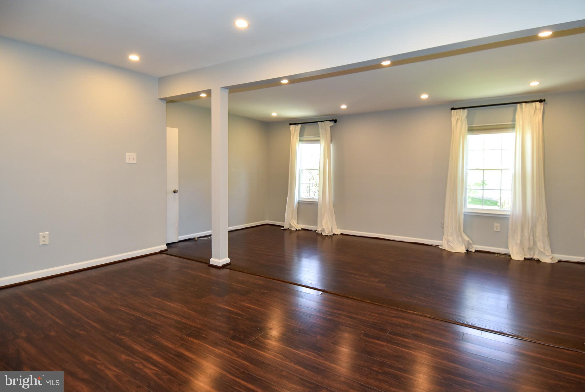 DERWOOD STATION - Residential Lease