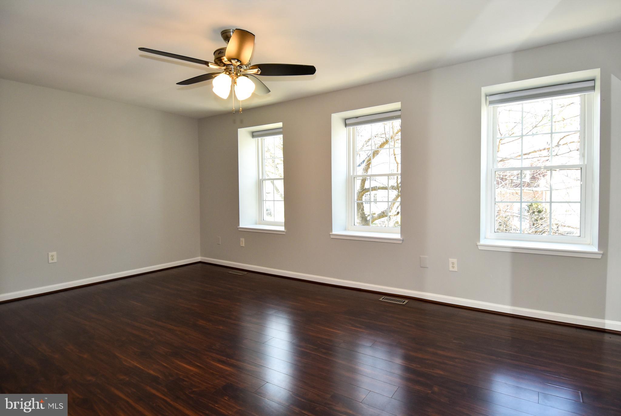 DERWOOD STATION - Residential Lease