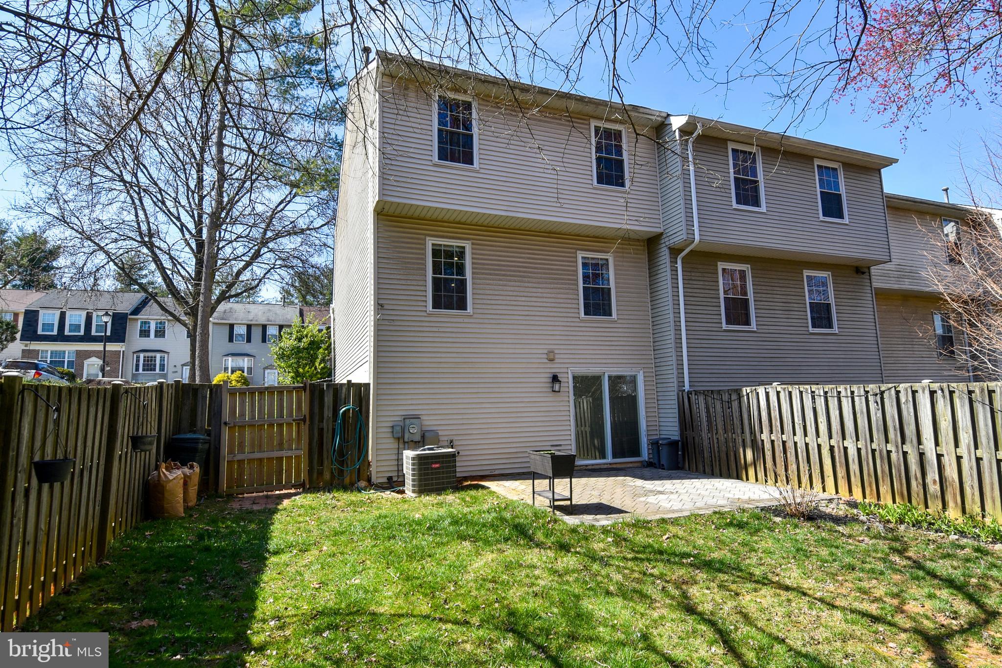 DERWOOD STATION - Residential Lease