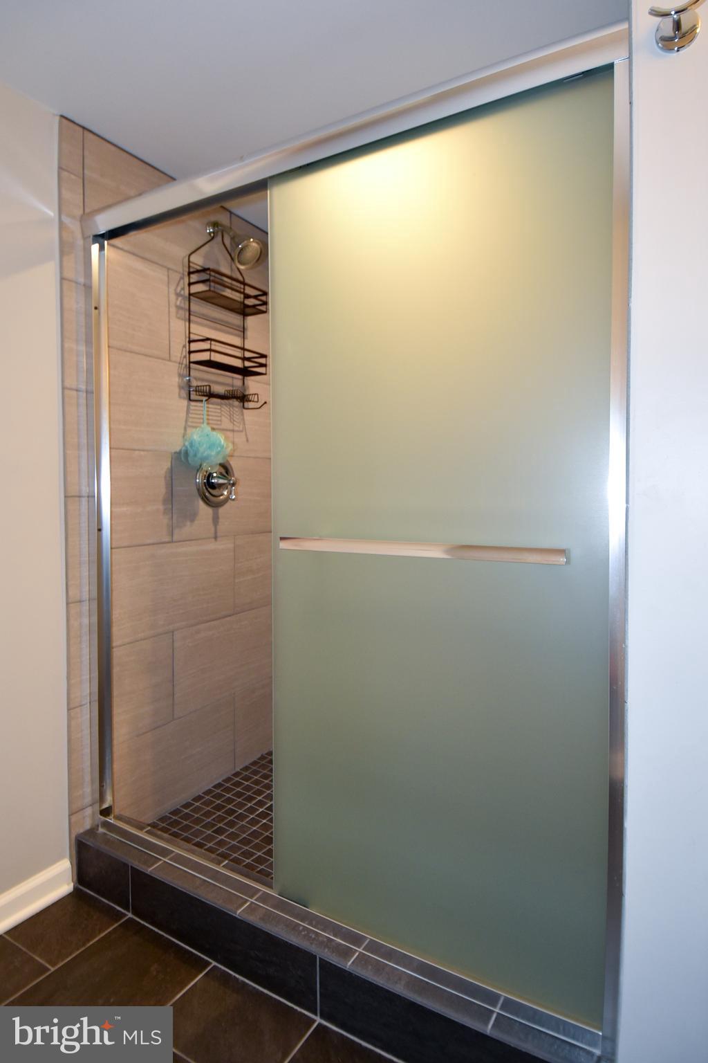 DERWOOD STATION - Residential Lease