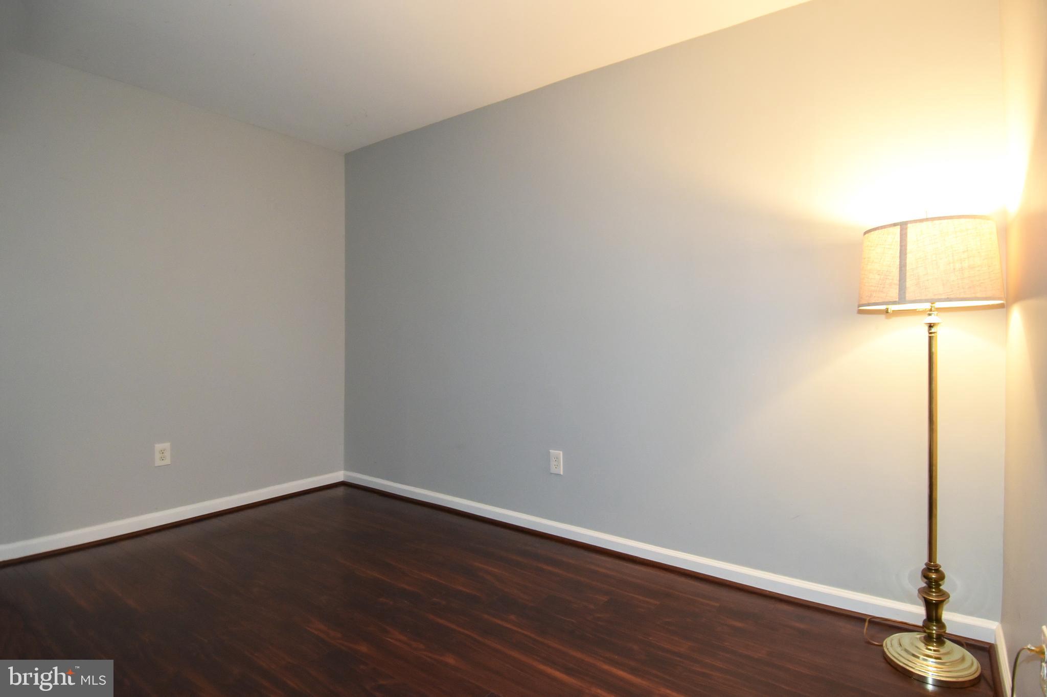 DERWOOD STATION - Residential Lease