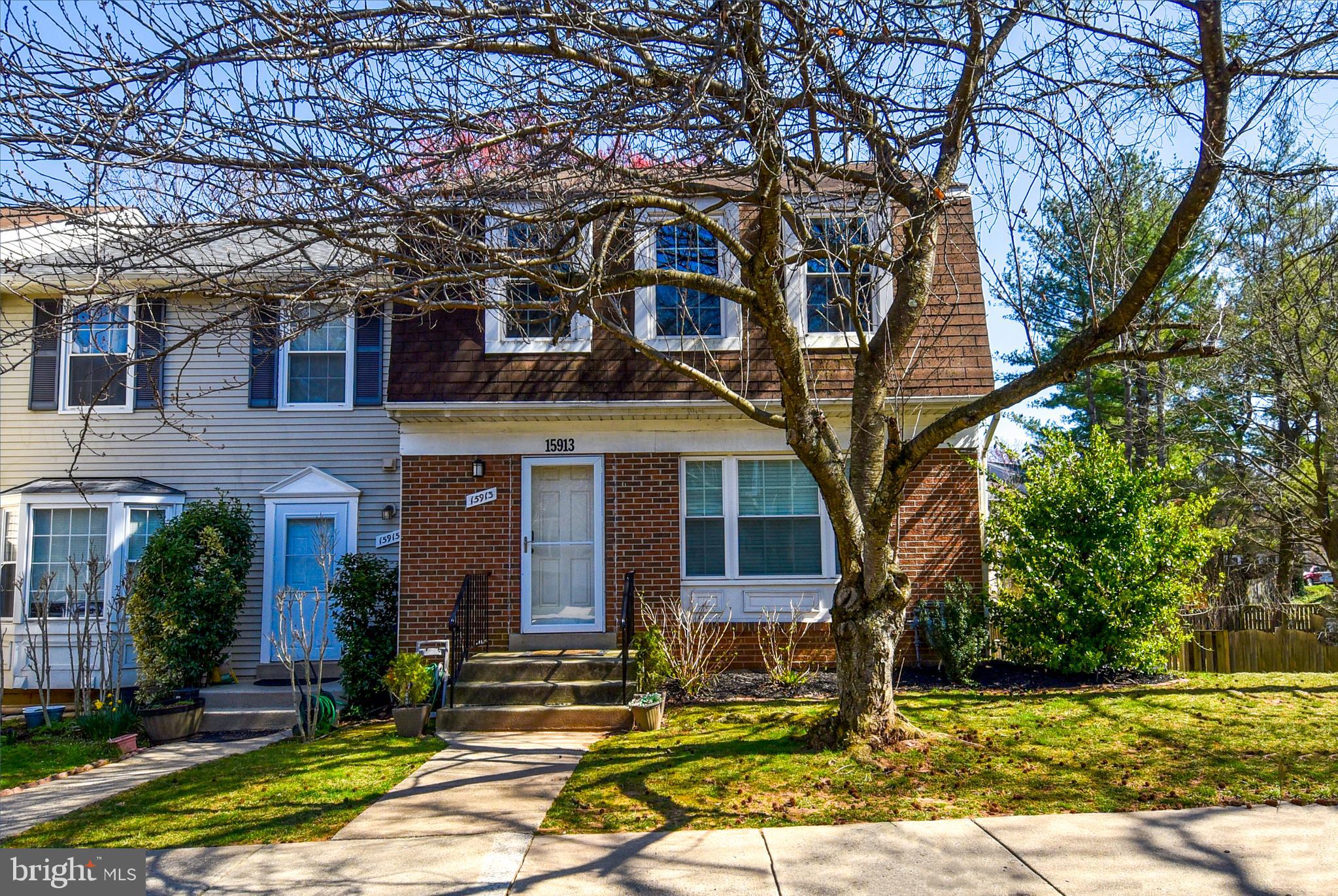 DERWOOD STATION - Residential Lease