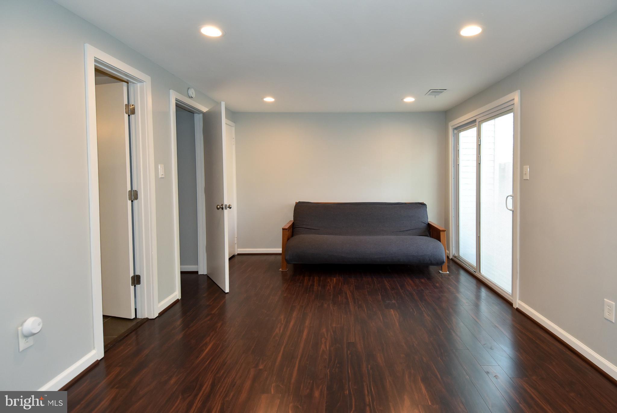 DERWOOD STATION - Residential Lease