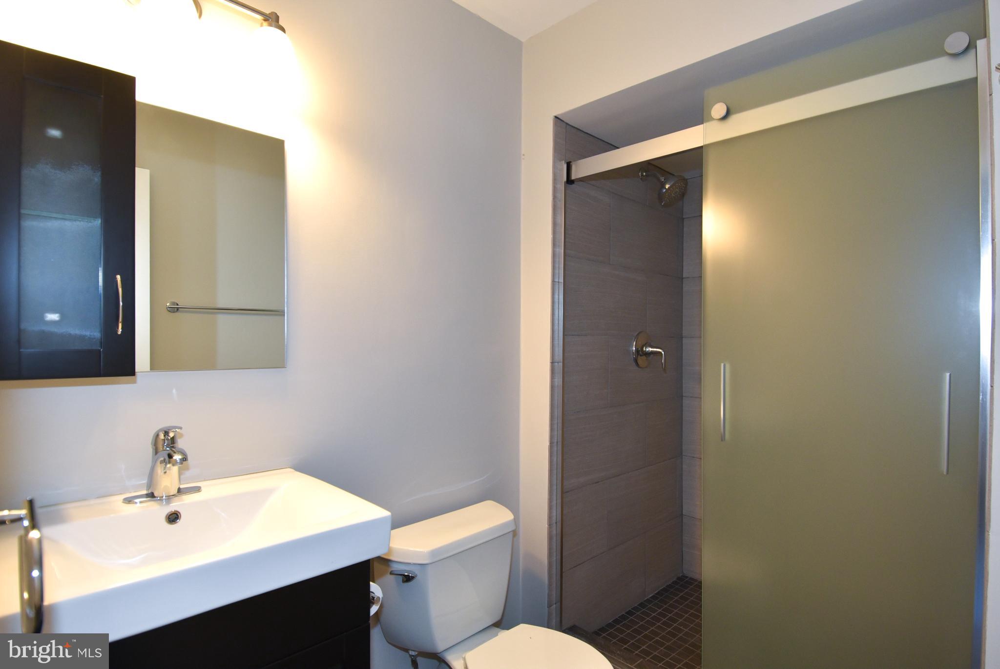 DERWOOD STATION - Residential Lease