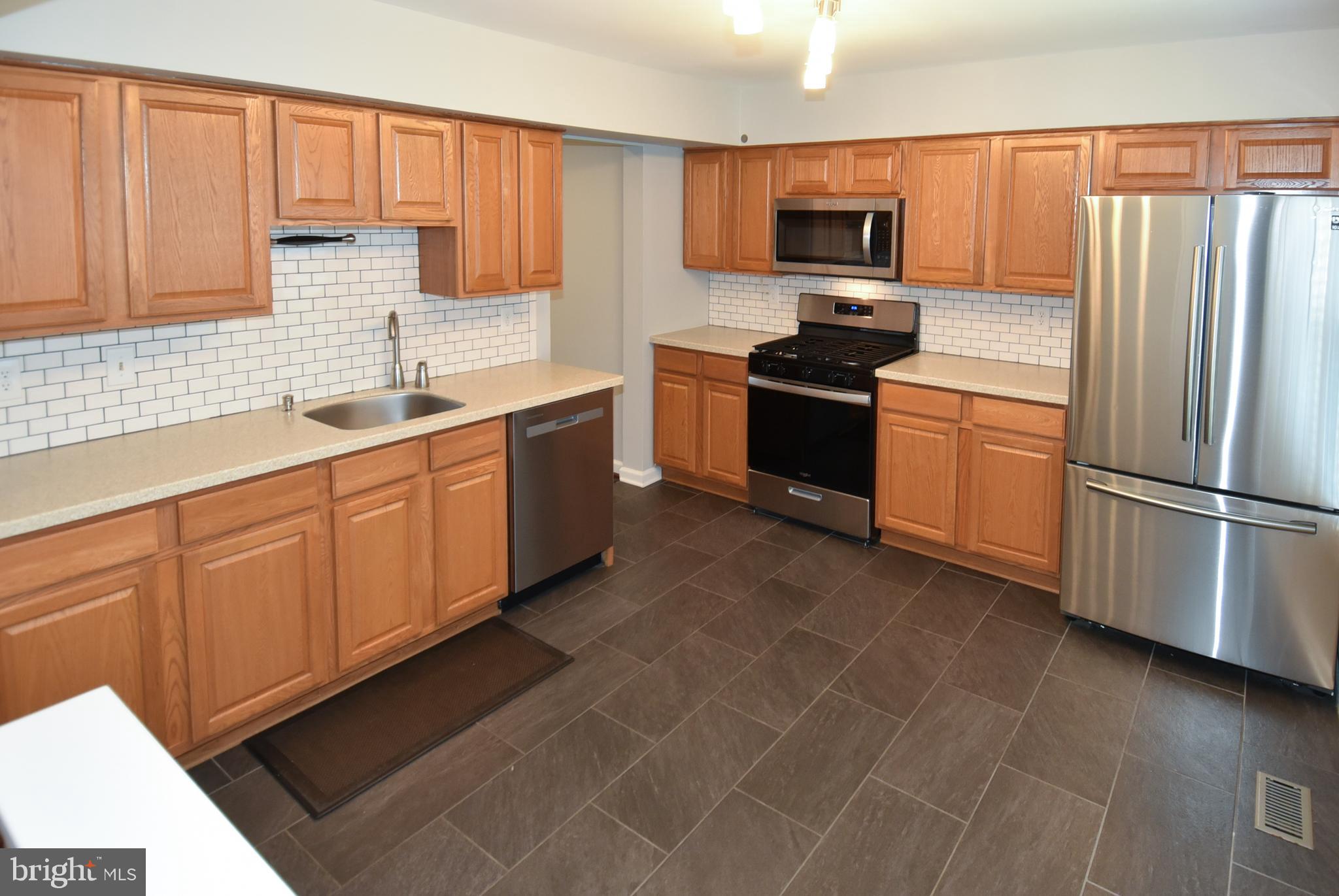 DERWOOD STATION - Residential Lease