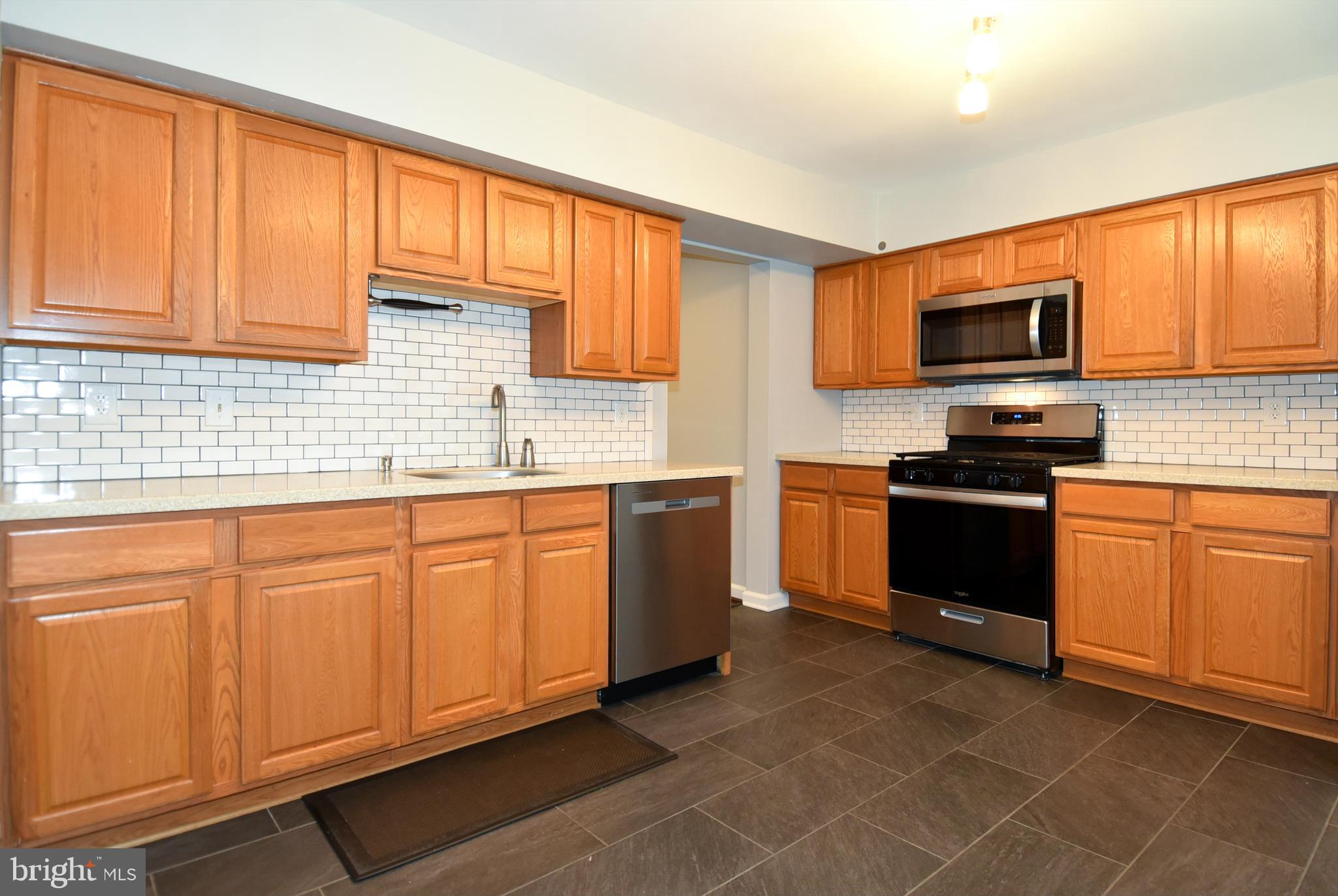 DERWOOD STATION - Residential Lease