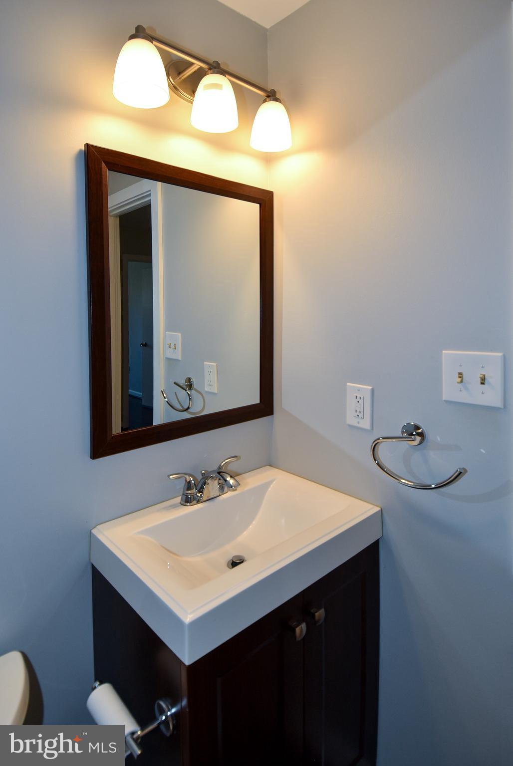 DERWOOD STATION - Residential Lease